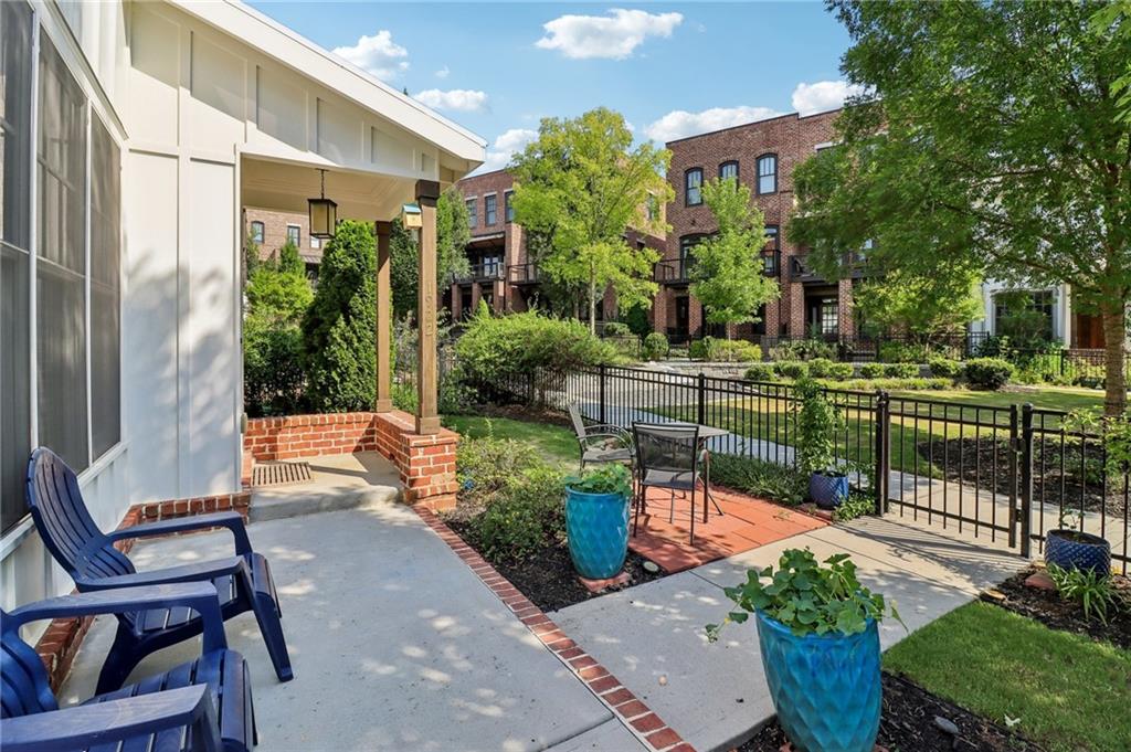 Photo 4 of 33 of 1922 Kings Cross NW townhome