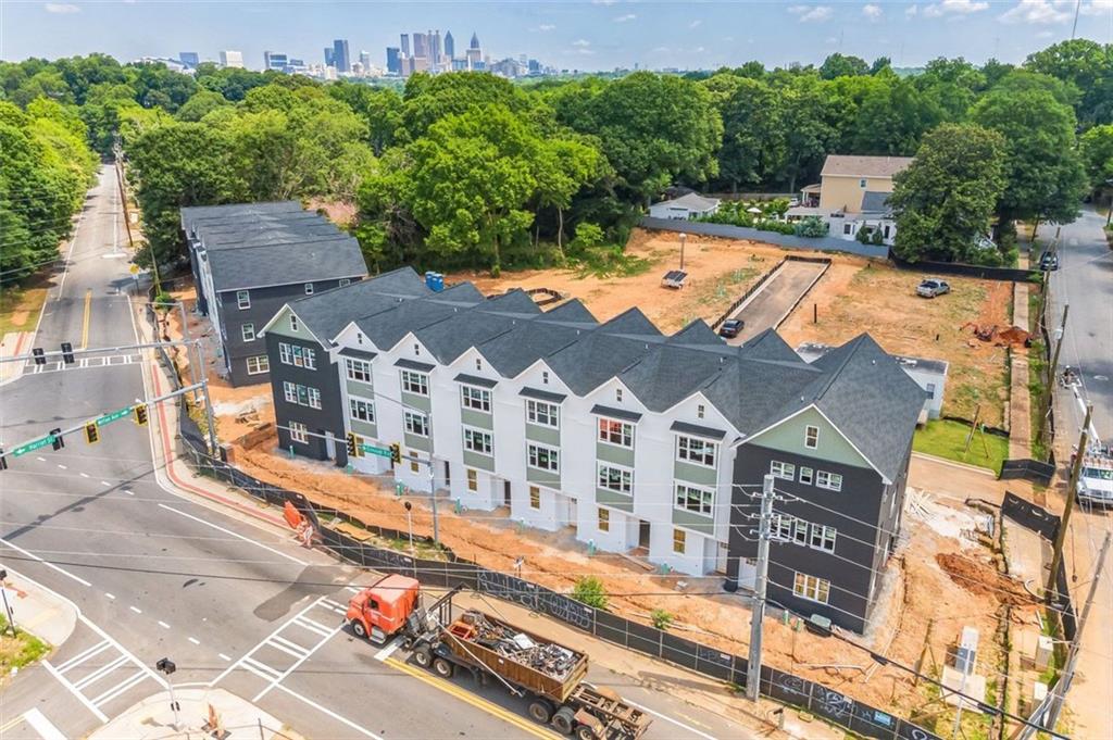 Photo 7 of 18 of 204 Mission Way townhome