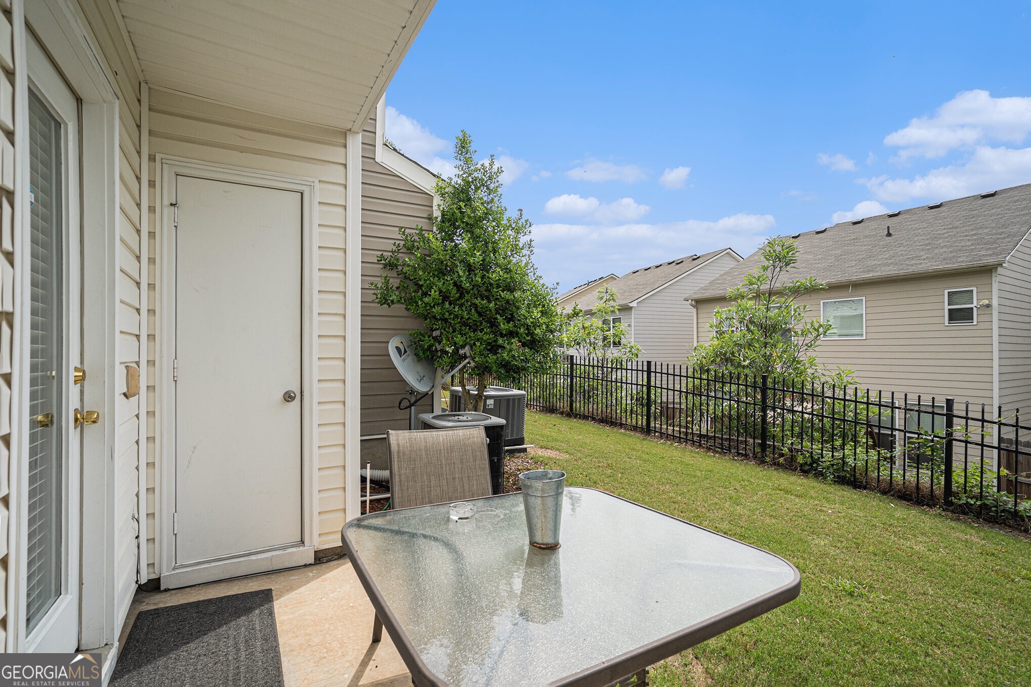 Photo 4 of 9 of 855 Crestwell CIR SW townhome