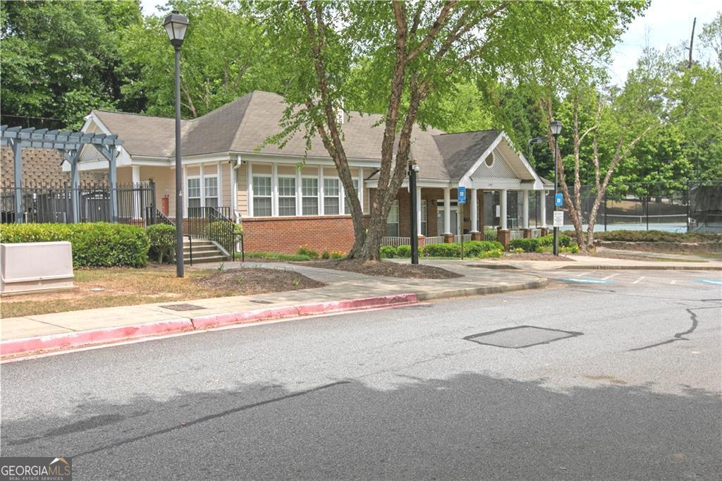 Photo 3 of 21 of 2572 Laurel CIR NW townhome