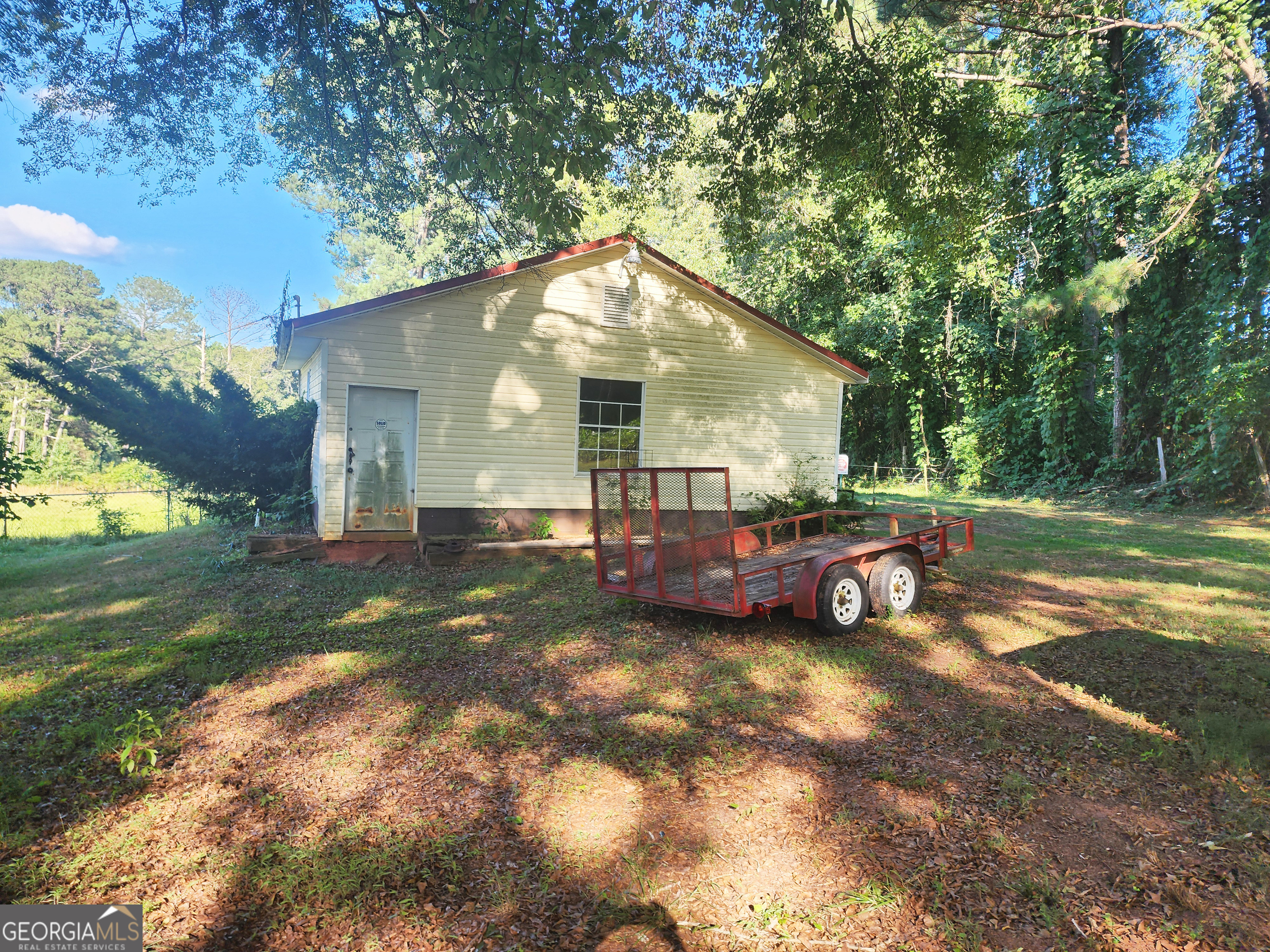 Photo 5 of 9 of 433 Mount Moriah RD house