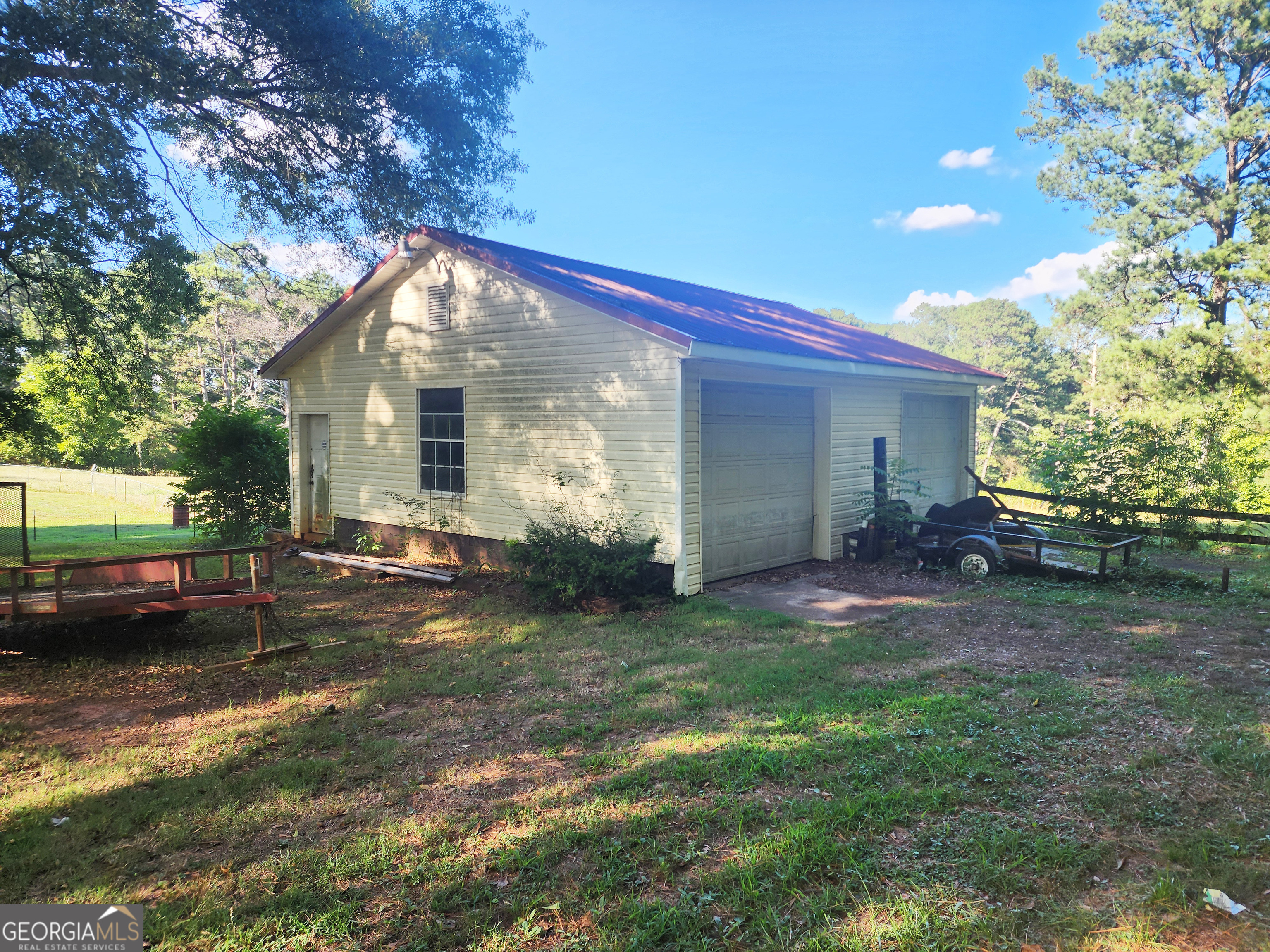 Photo 6 of 9 of 433 Mount Moriah RD house