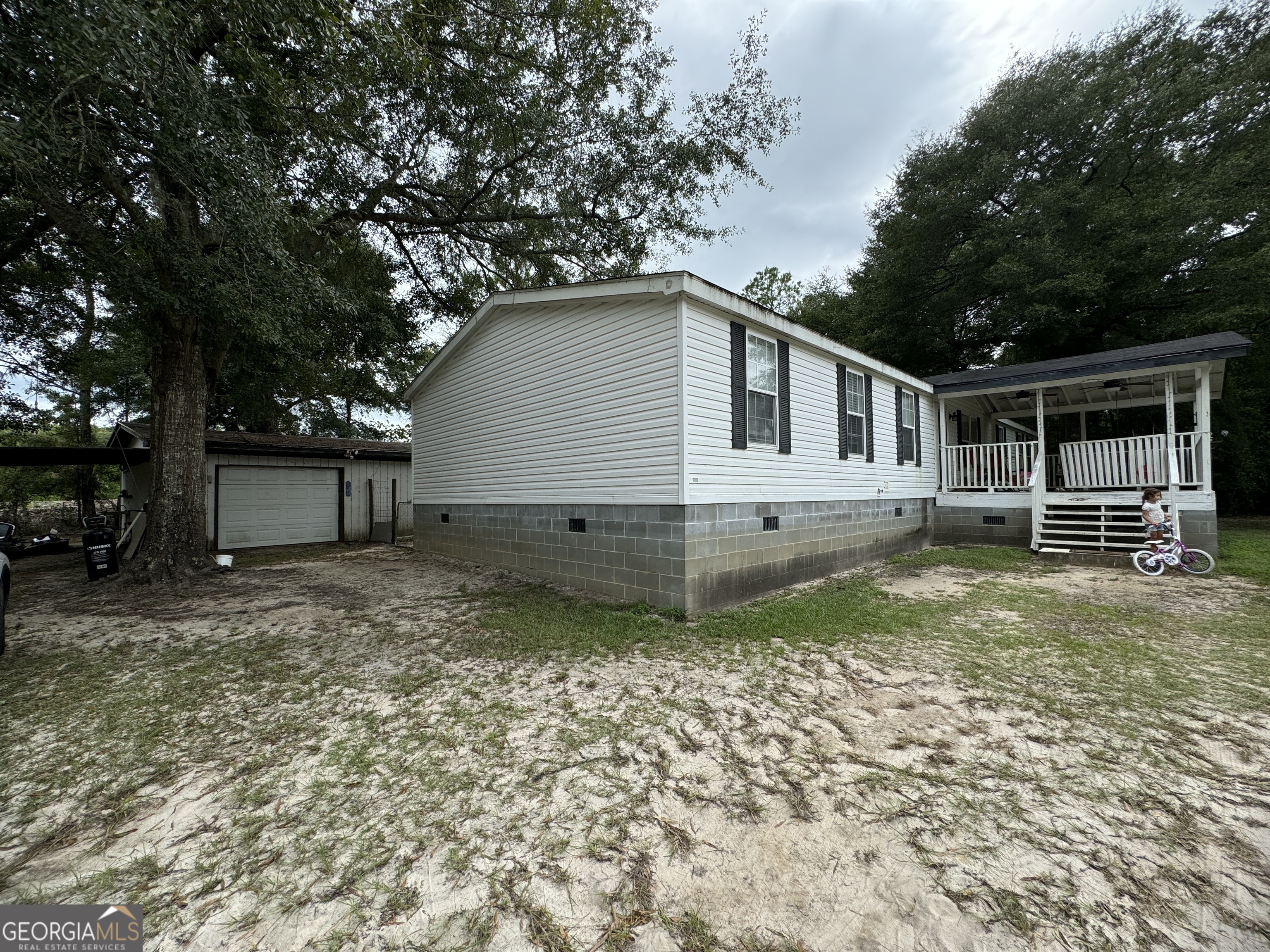 Photo 28 of 36 of 203 River Oak DR mobile home