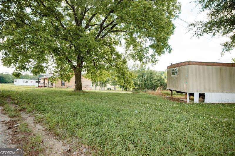 Photo 4 of 10 of 116 Hubble RD mobile home