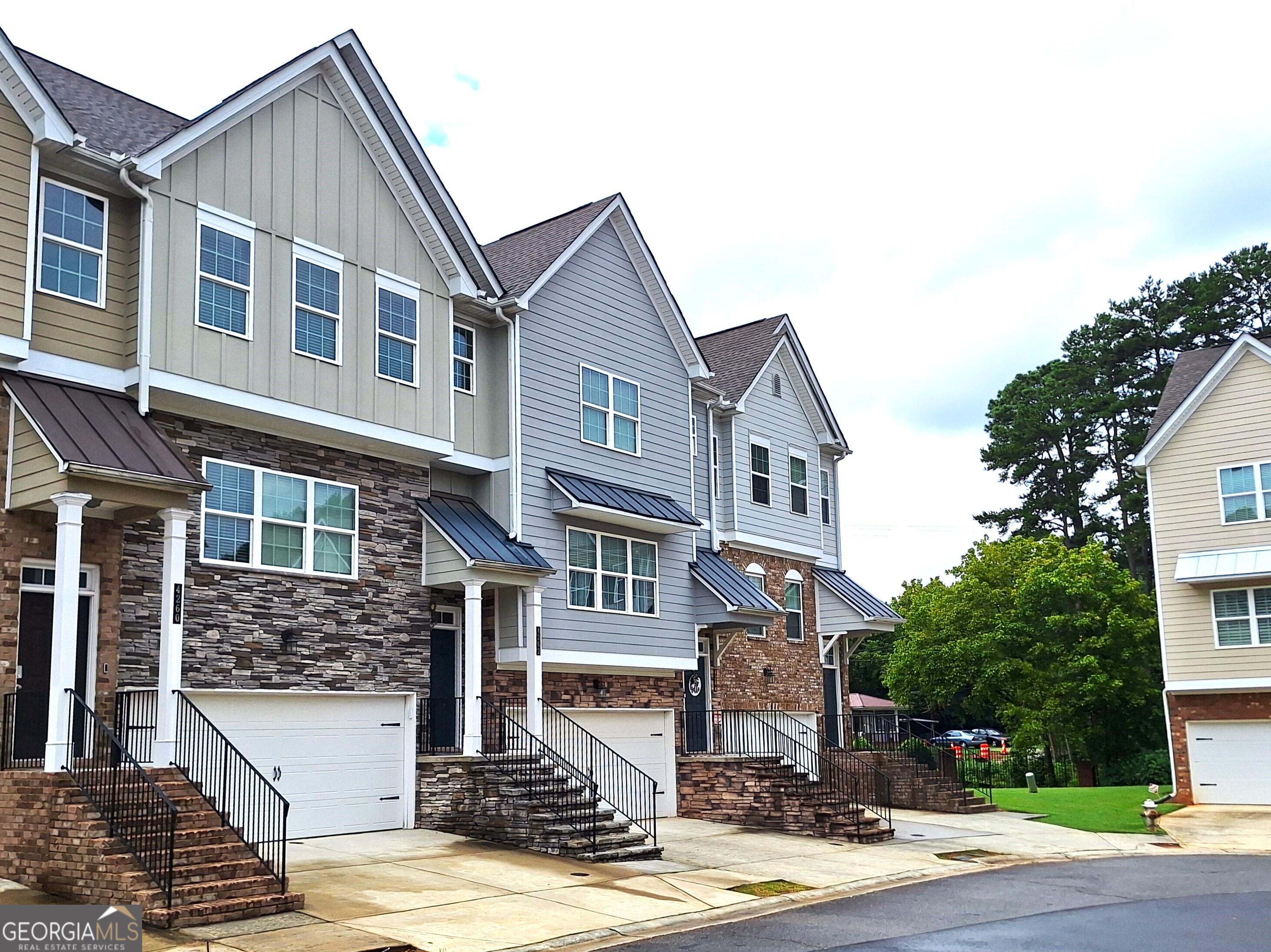 Photo 2 of 25 of 4262 Buford Valley WAY townhome