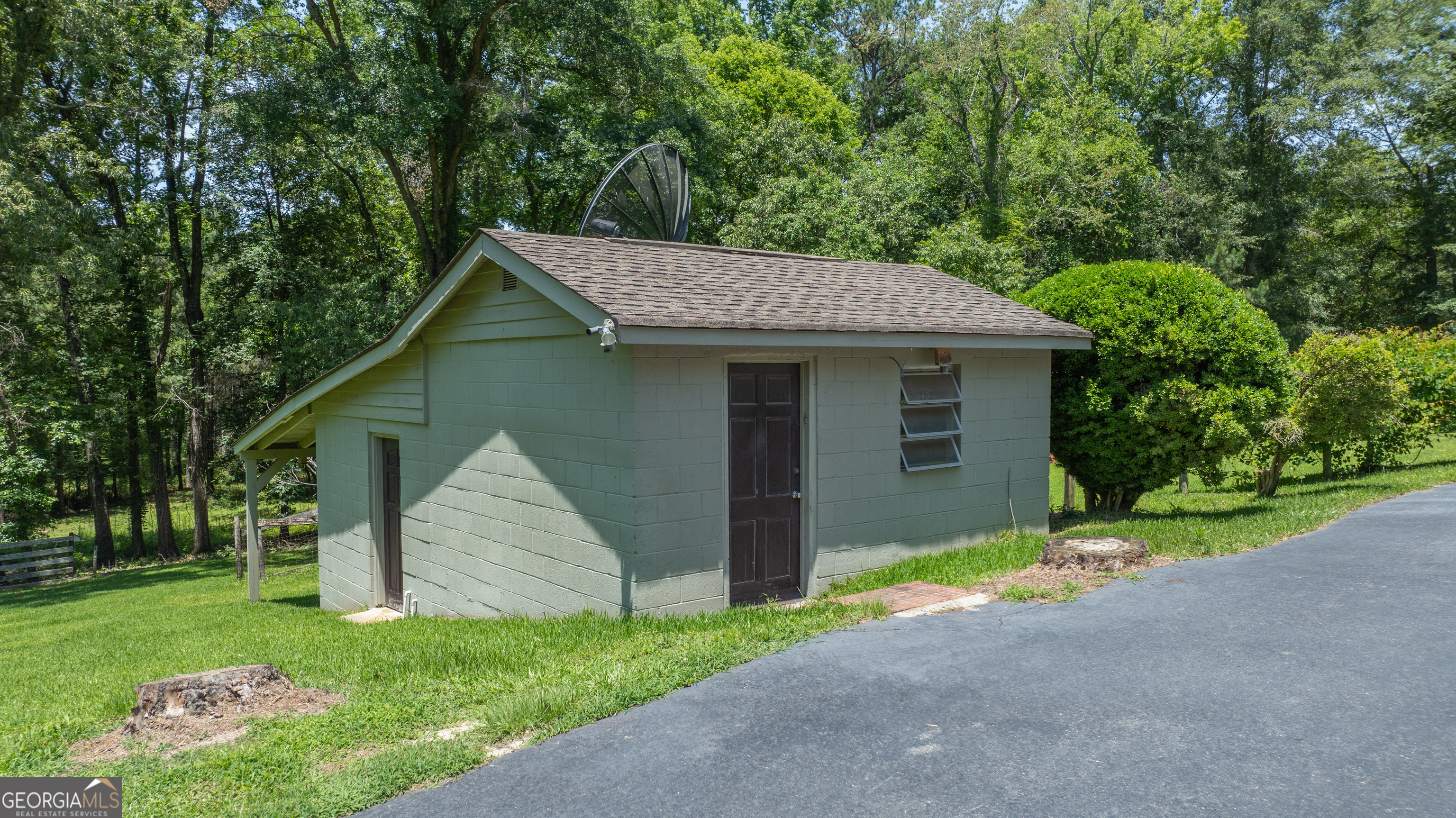 Photo 71 of 113 of 3341 US Highway 41 house