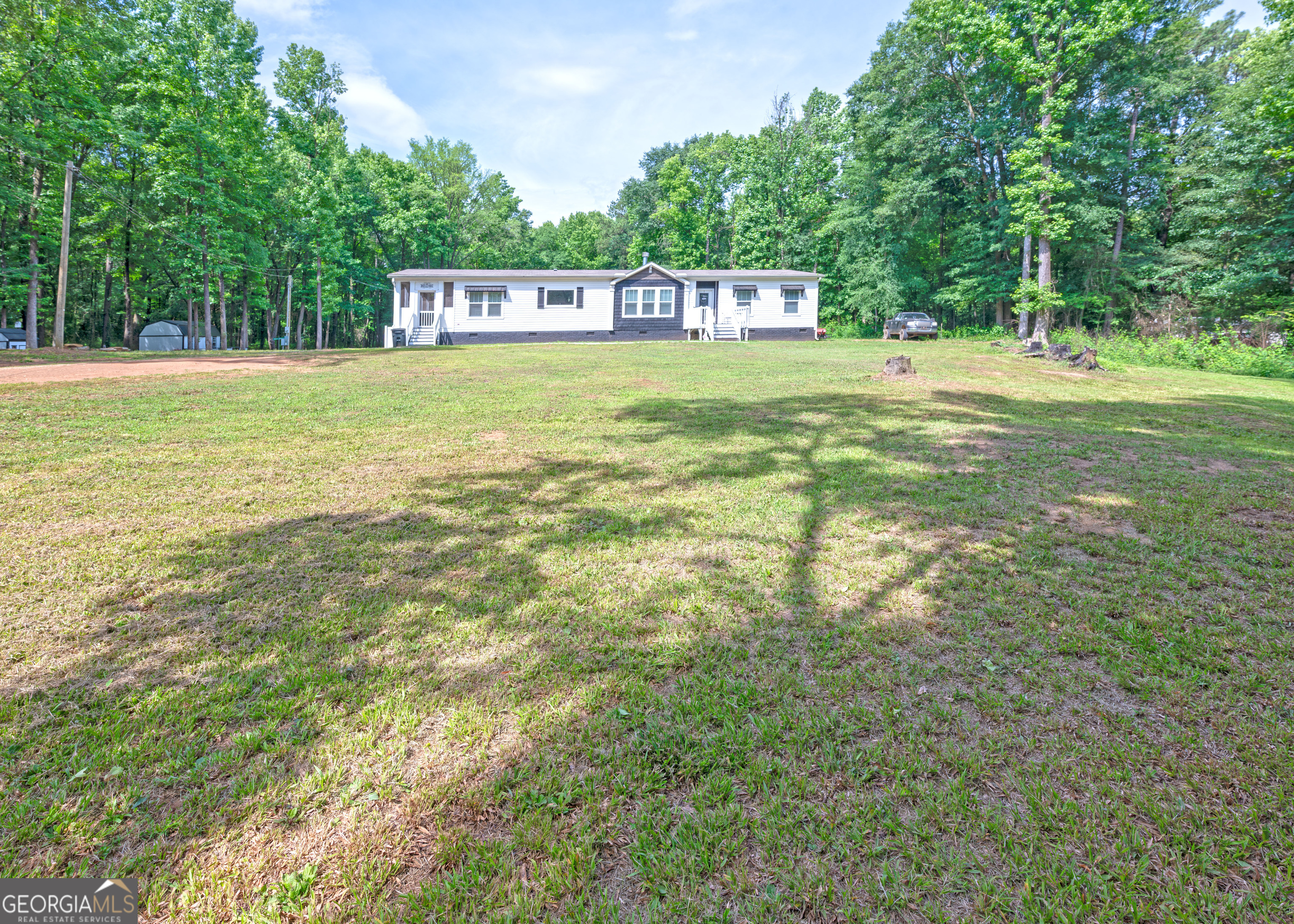 Photo 2 of 42 of 2989 Old Stagecoach RD mobile home