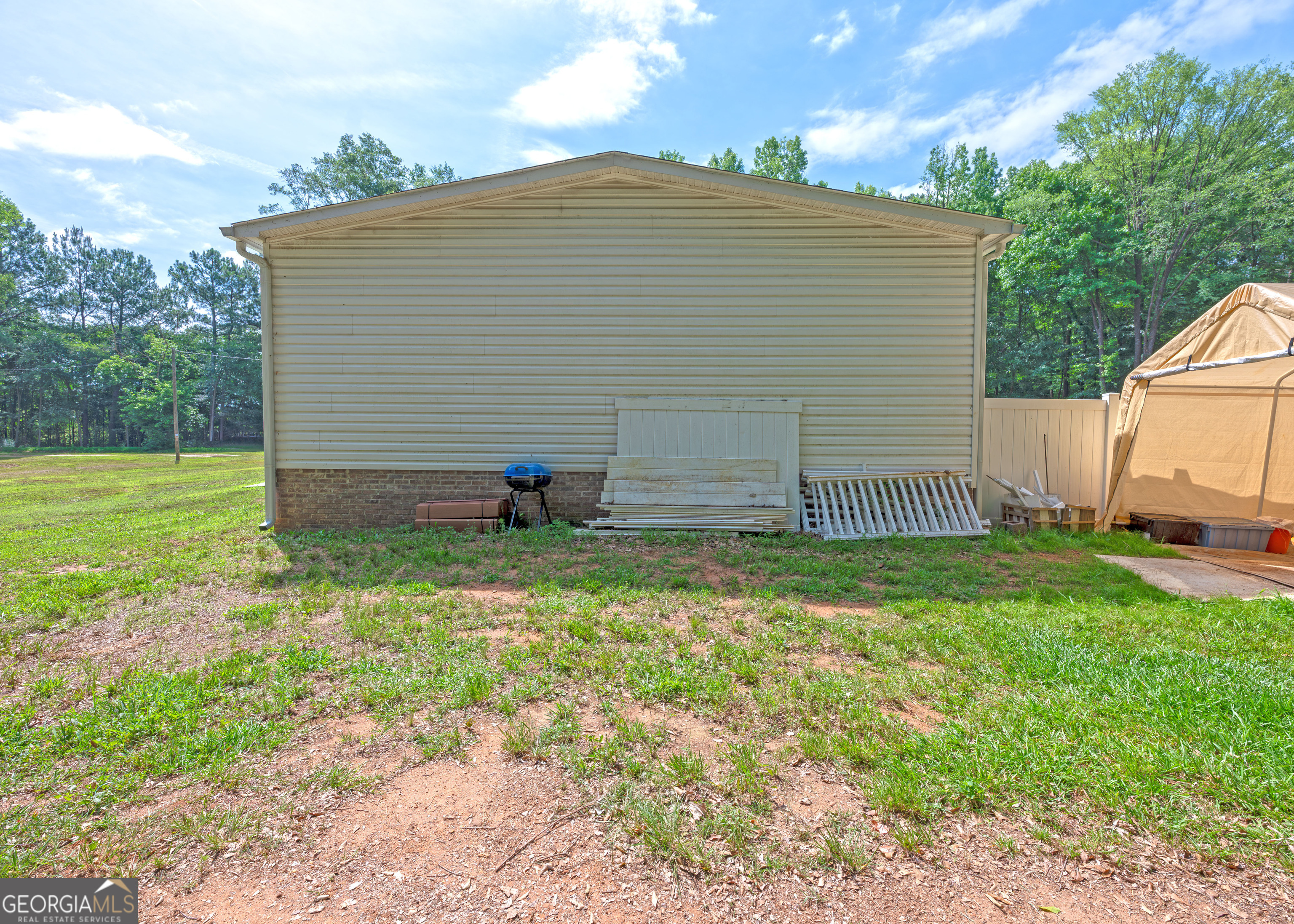 Photo 4 of 42 of 2989 Old Stagecoach RD mobile home