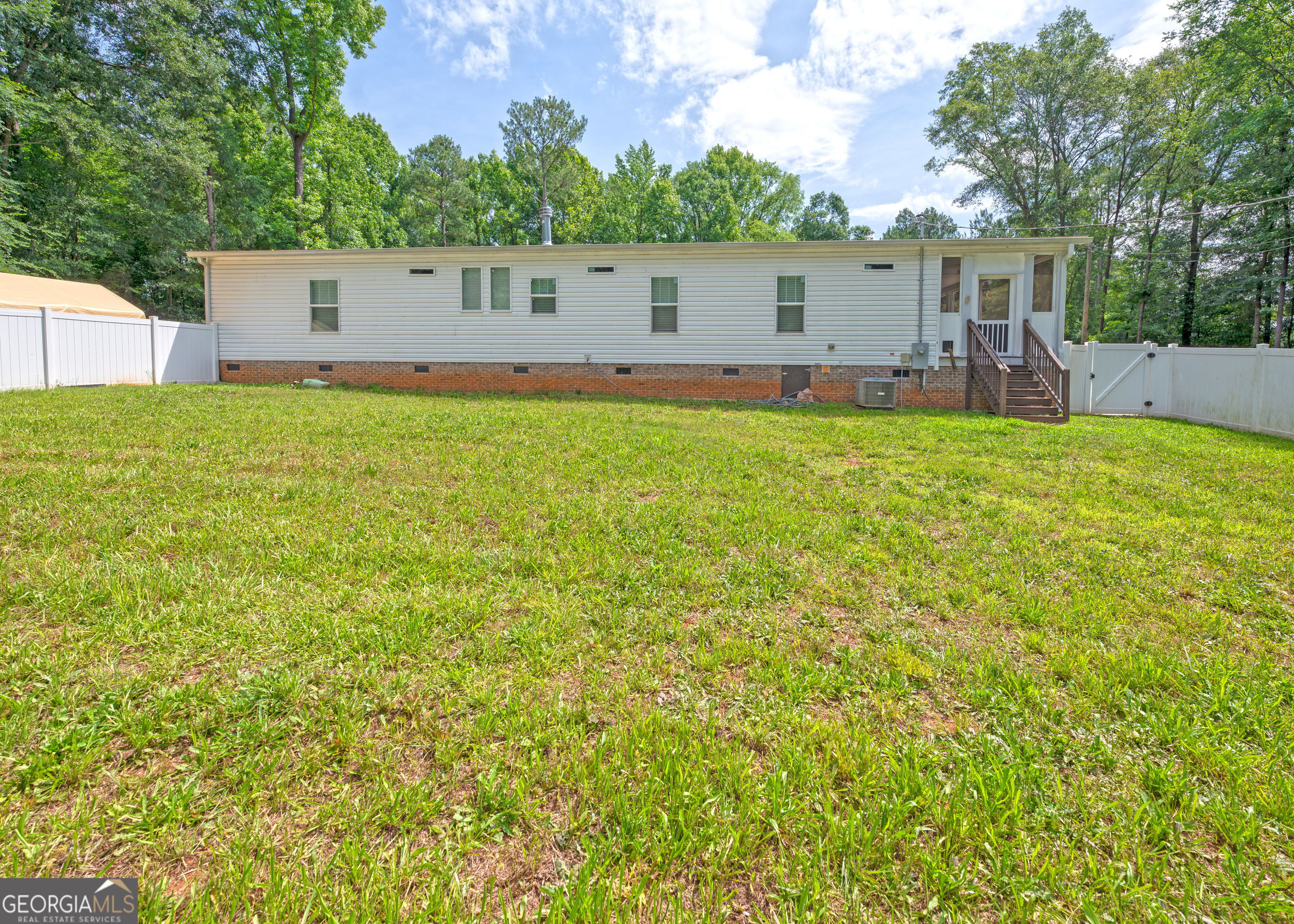 Photo 5 of 42 of 2989 Old Stagecoach RD mobile home