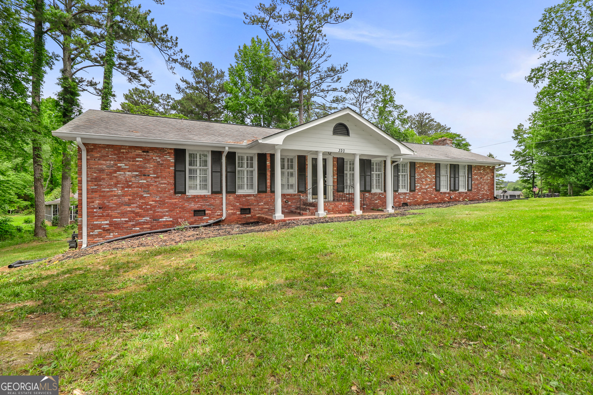 Photo 4 of 29 of 320 Almon RD house