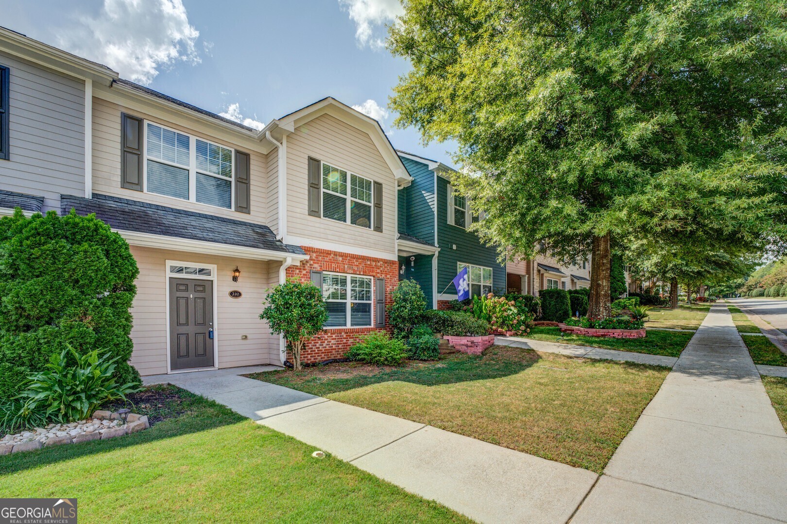 Photo 4 of 46 of 220 Orchard DR townhome