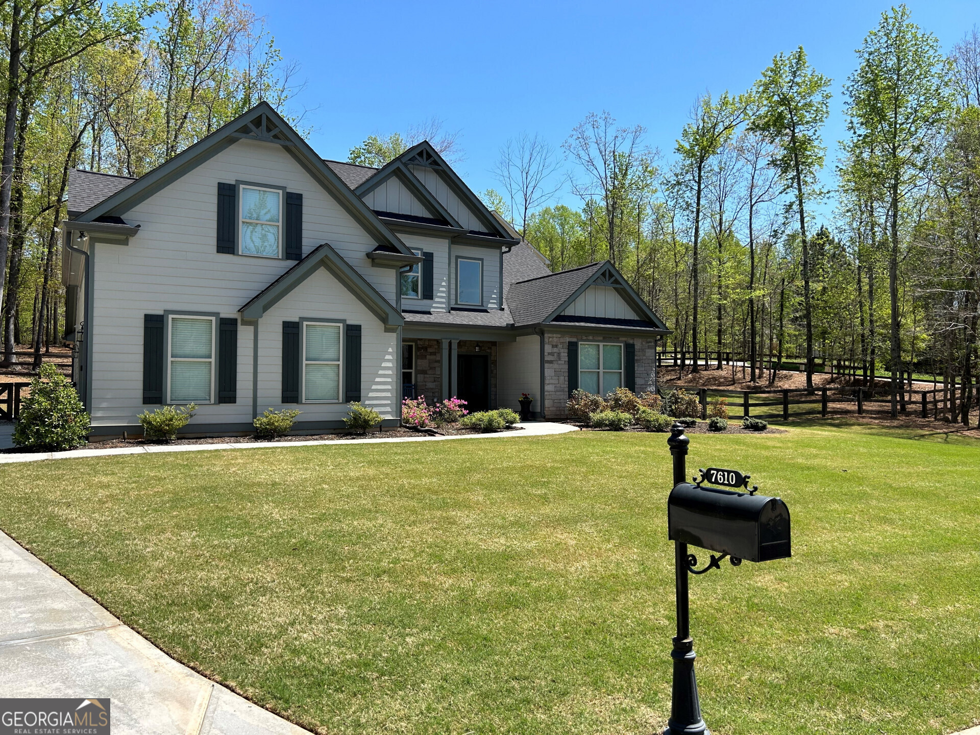 Photo 1 of 2 of 7610 Scenic Overlook house