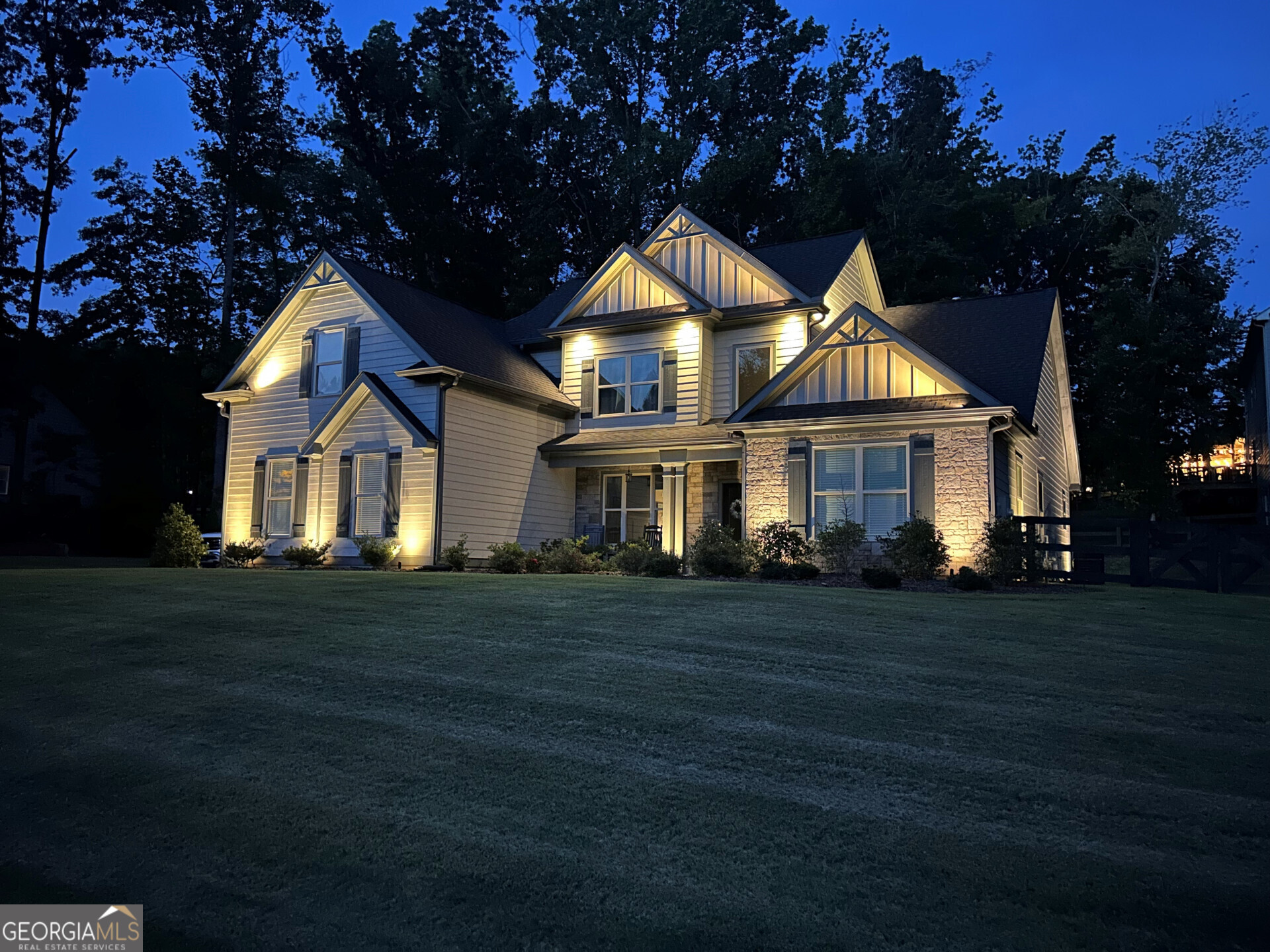 Photo 2 of 2 of 7610 Scenic Overlook house