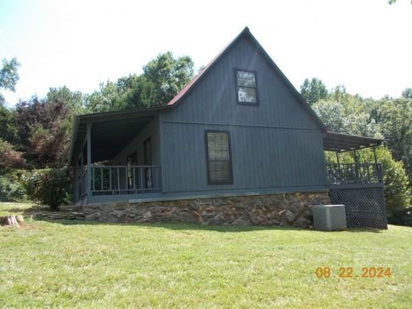 Photo 1 of 20 of 156 Perry Lane house