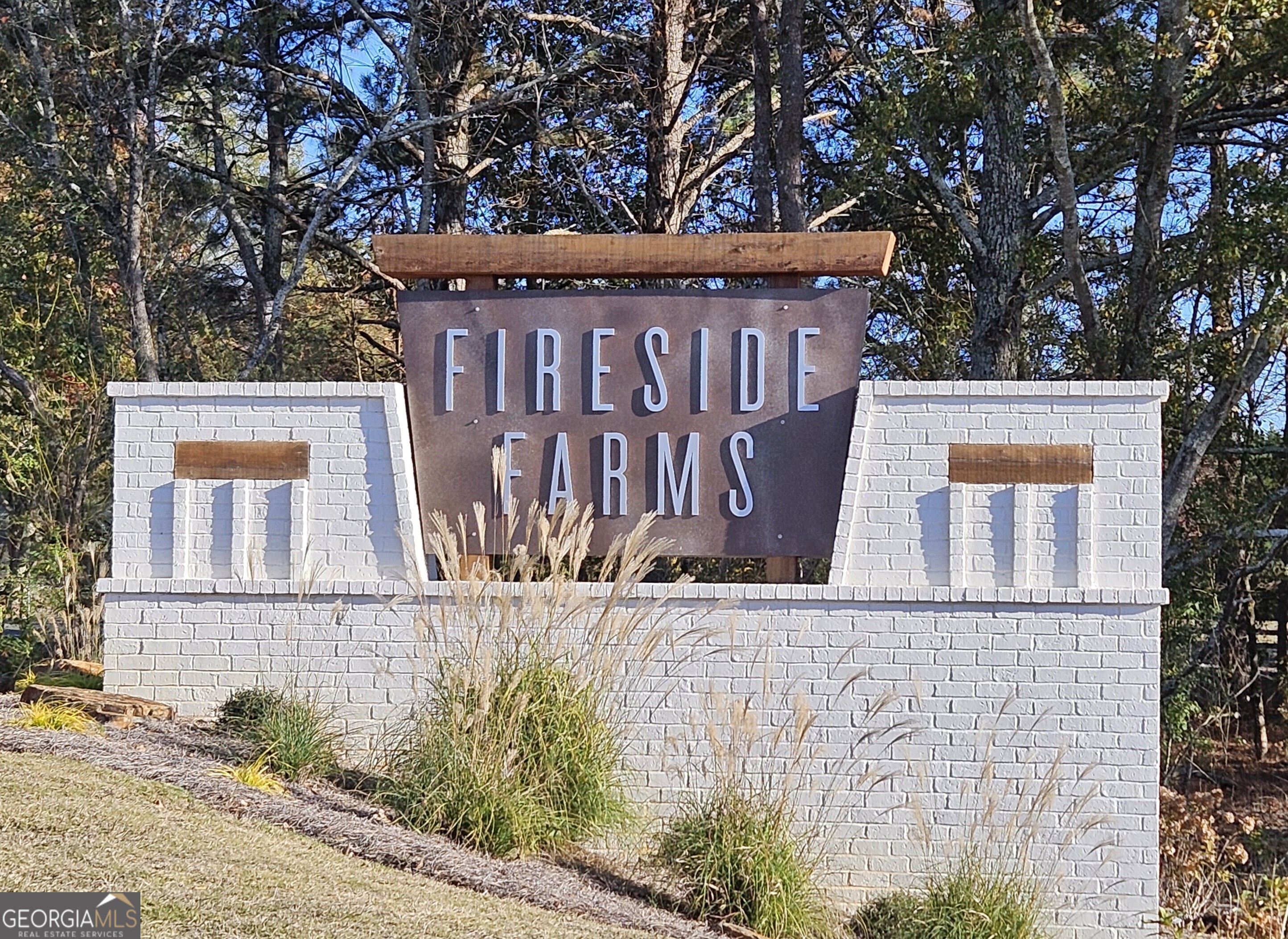 Photo 7 of 10 of 7965 Fireside Farm DR house