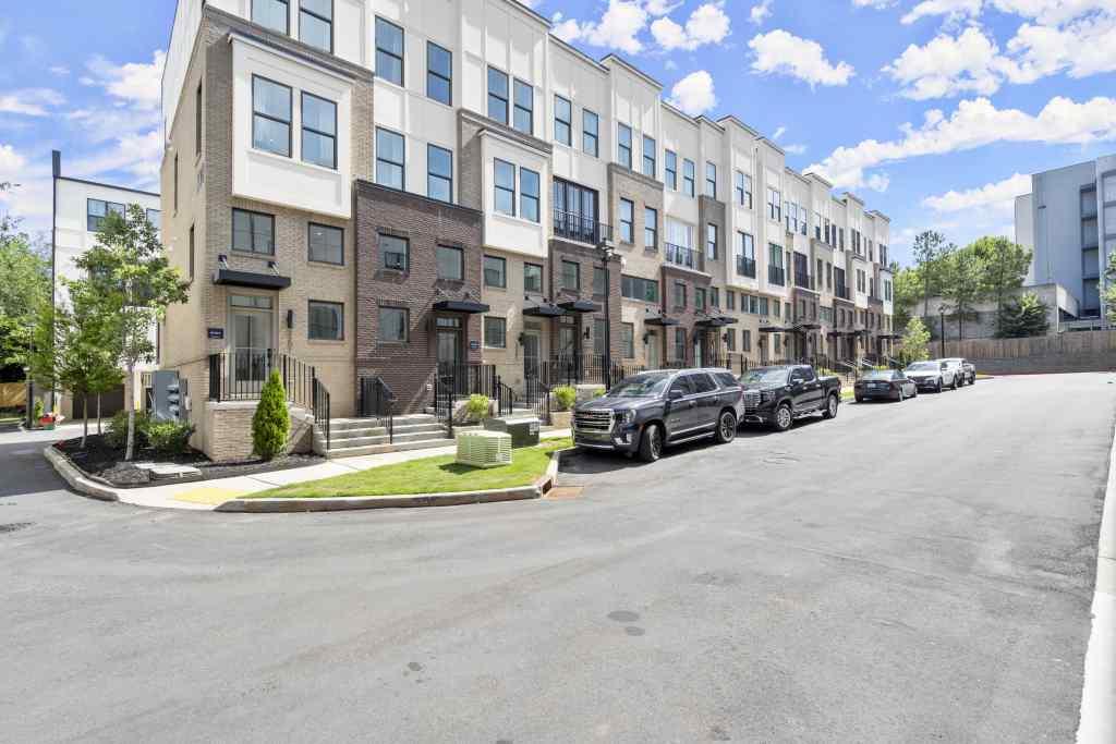 Photo 18 of 24 of 205 New Street 26 townhome