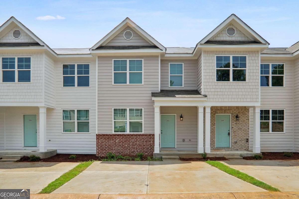 Photo 1 of 25 of 2858 Laurel Ridge CIR townhome