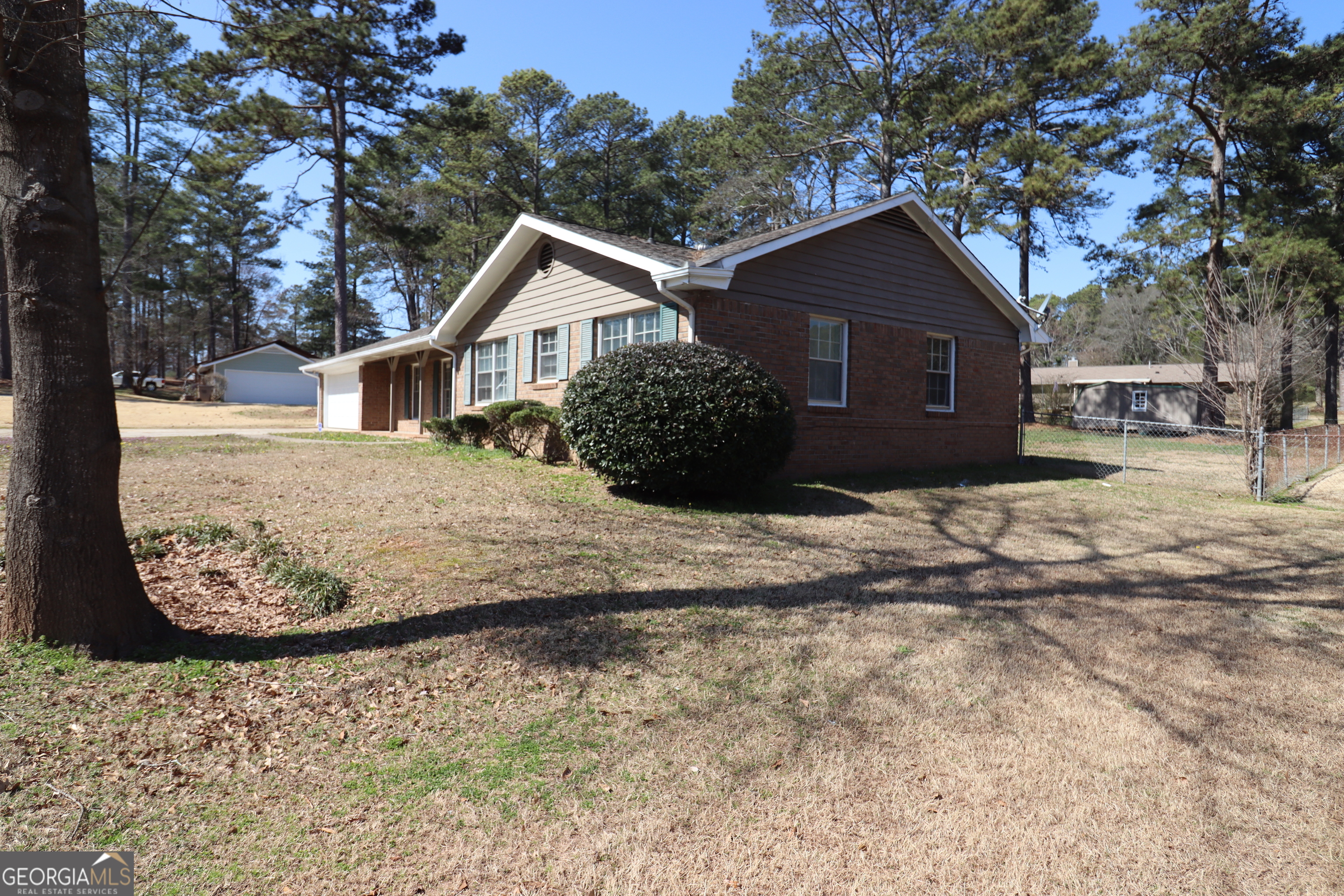 Photo 3 of 40 of 125 Fairfield DR house