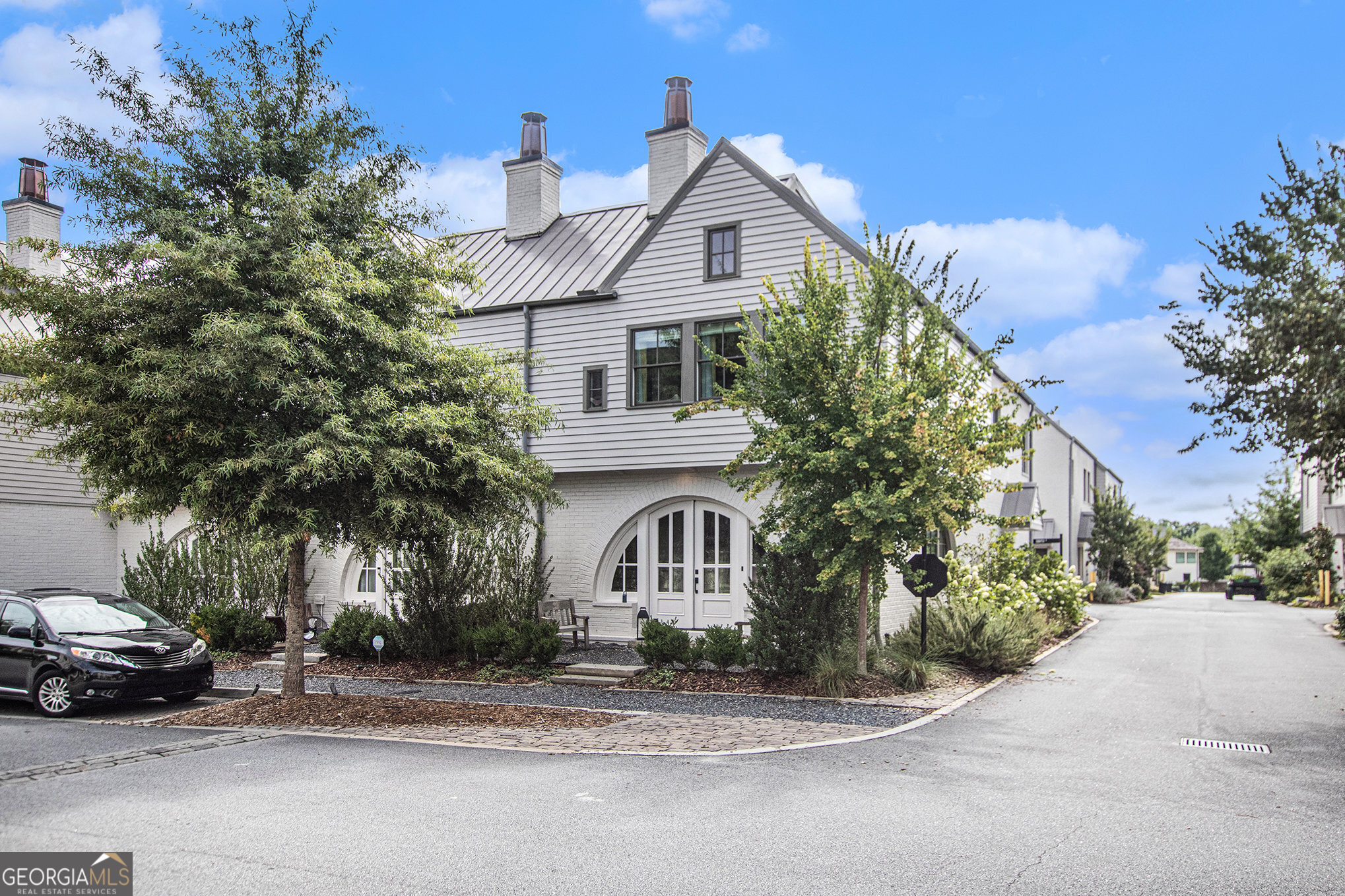 Photo 8 of 25 of 490 Heatherden AVE townhome