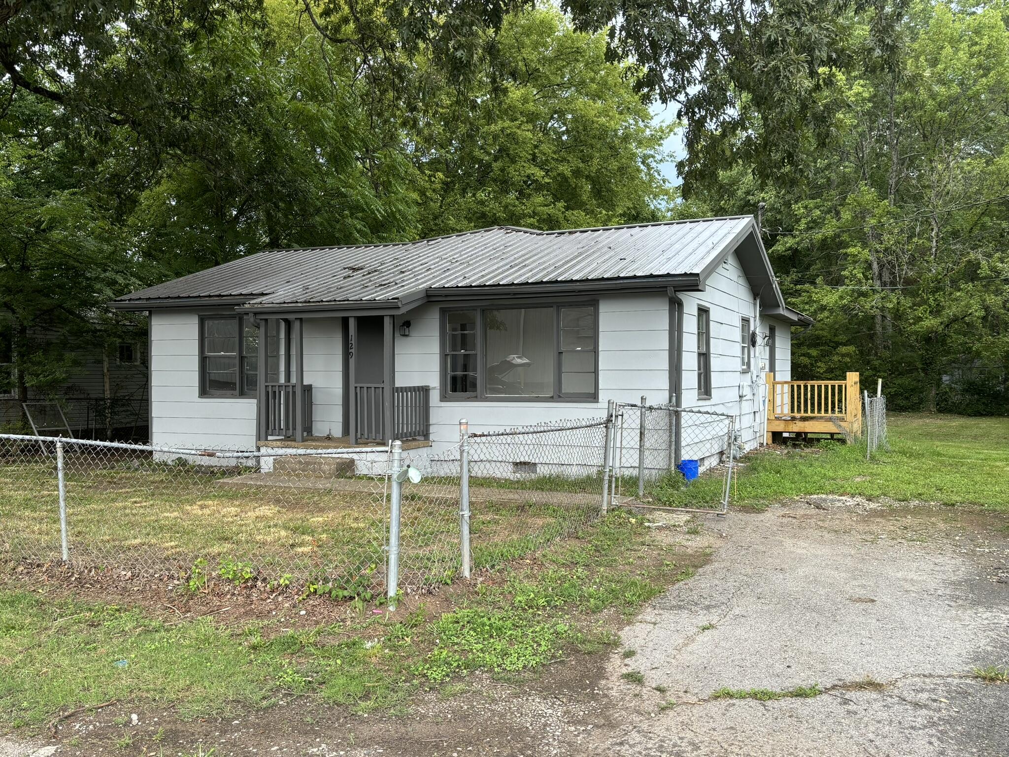 Photo 3 of 15 of 129 Hays St house