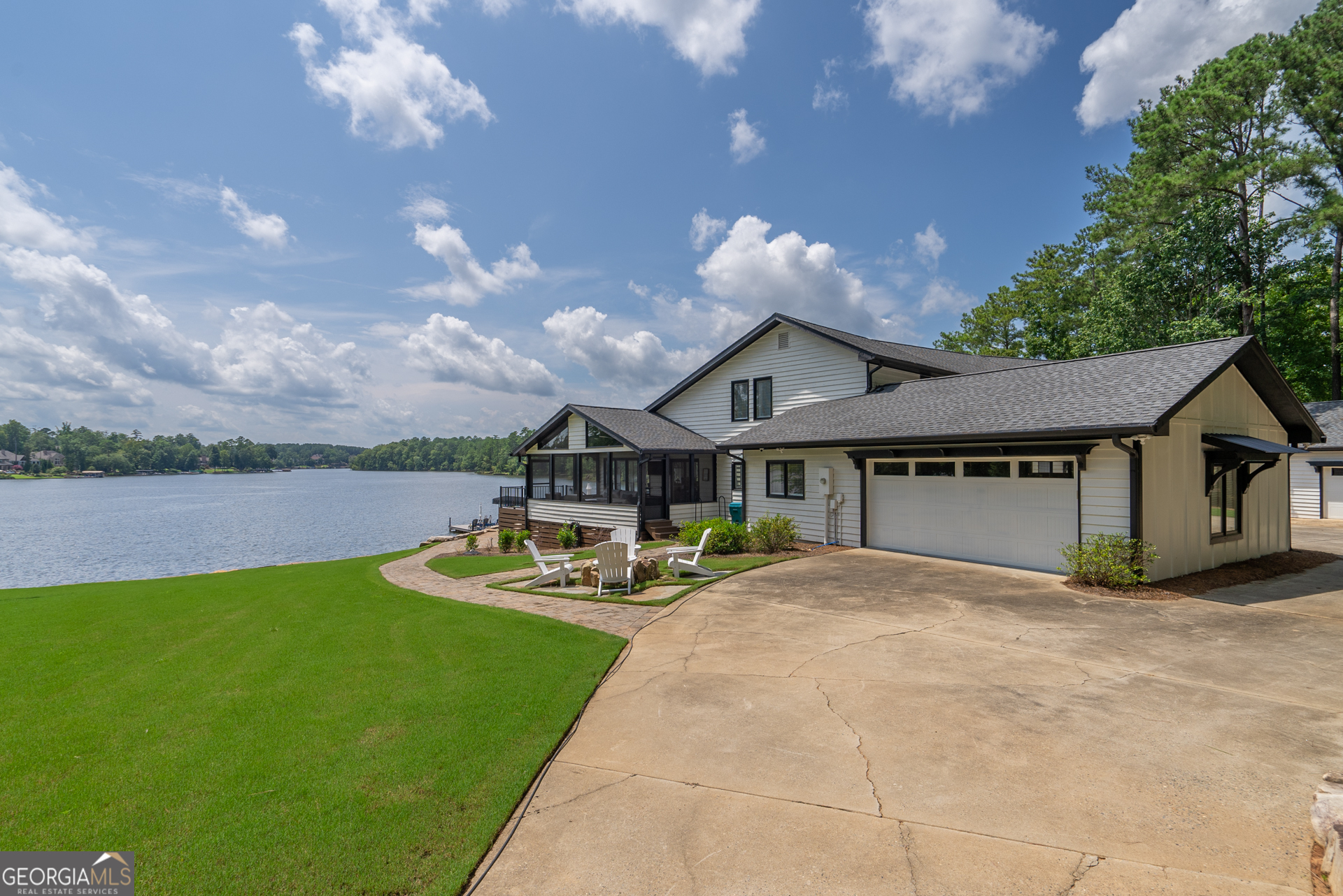 Photo 8 of 74 of 1071 Cloudland CT house