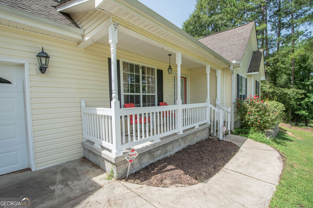 Photo 3 of 39 of 252 David Elder RD house