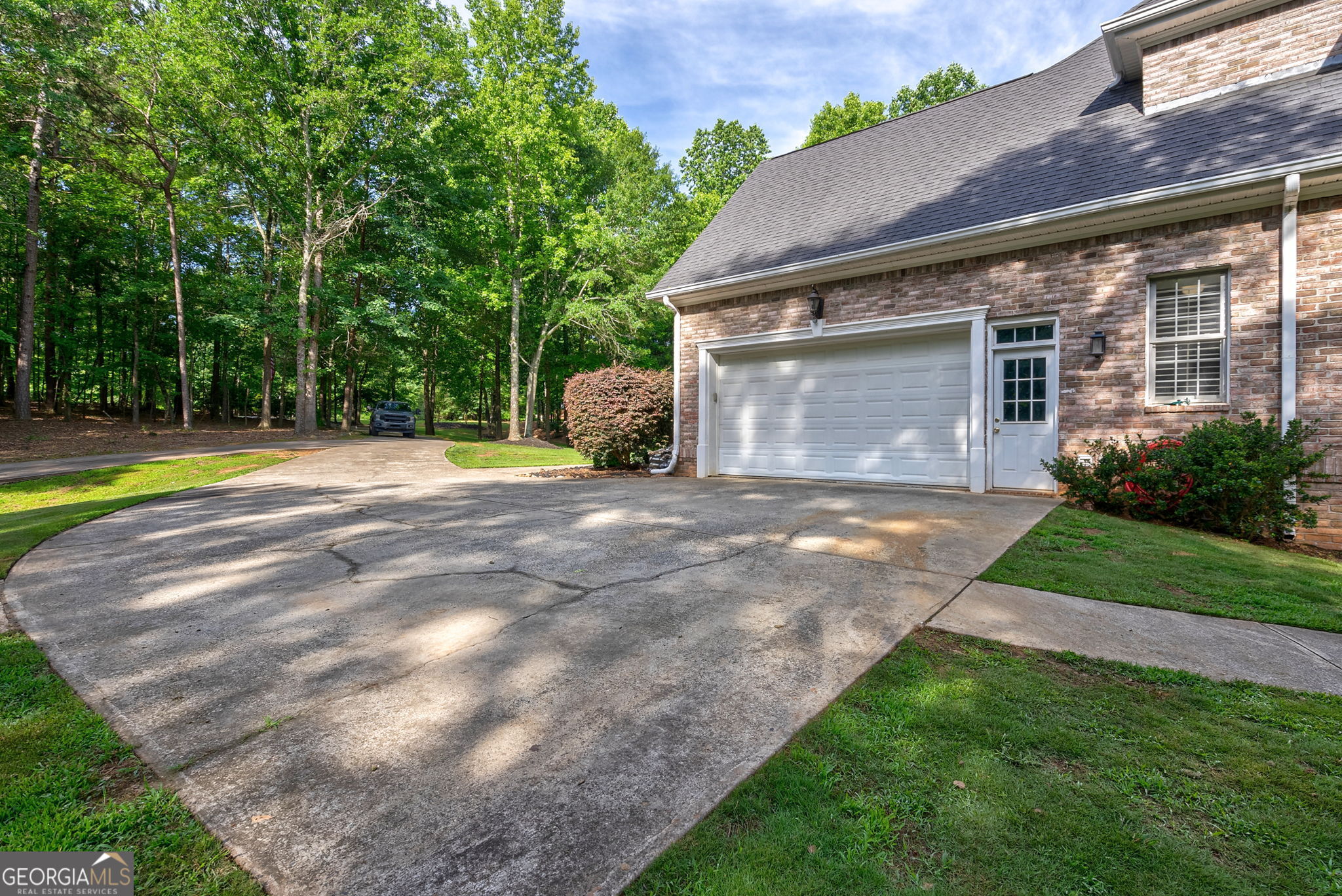 Photo 83 of 93 of 669 Antrim Glen RD house