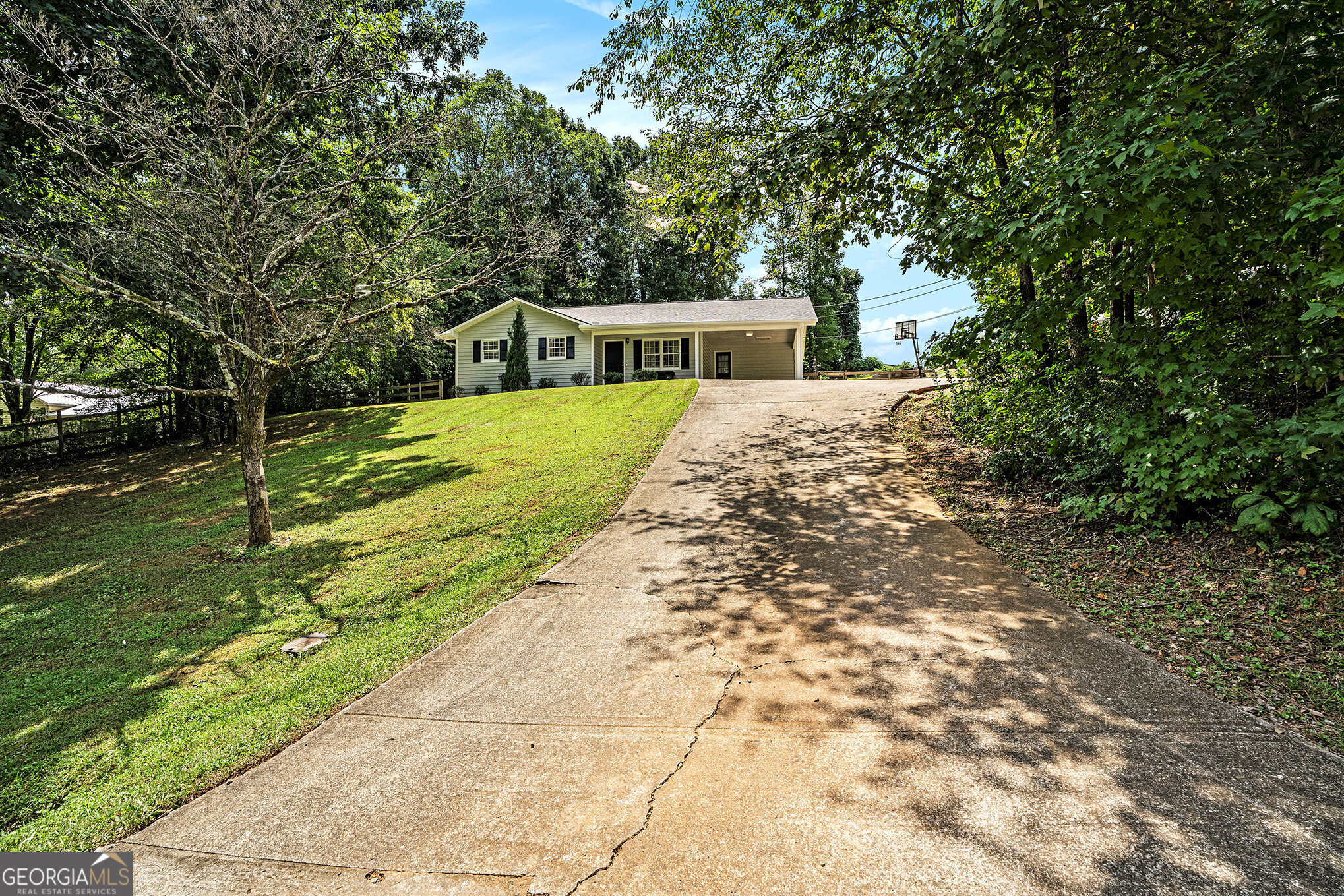 Photo 2 of 30 of 745 Pioneer RD house