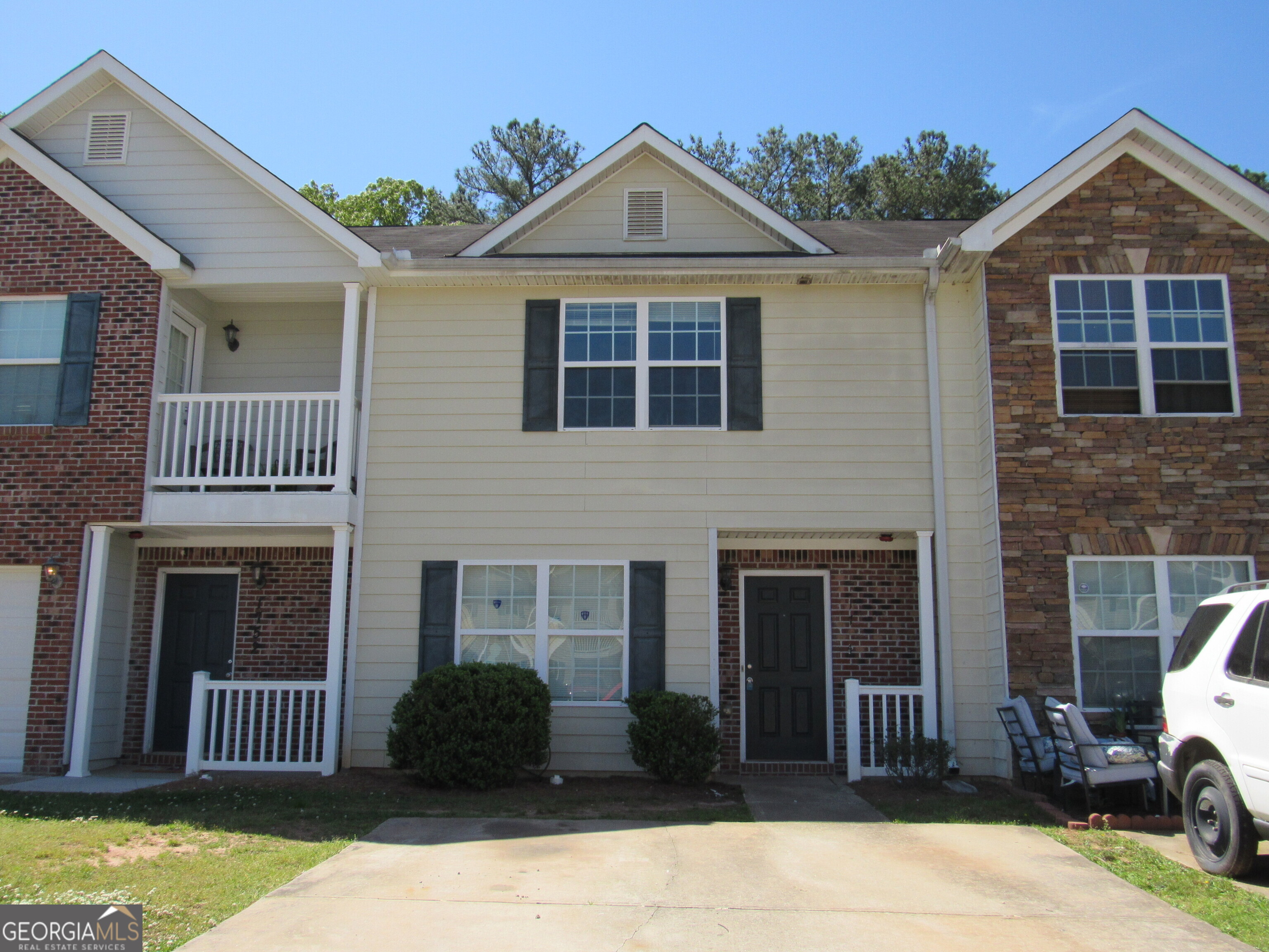 Photo 1 of 13 of 1754 Old Dogwood townhome