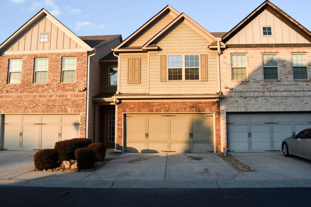 Photo 2 of 20 of 933 Spicy Oak Drive townhome