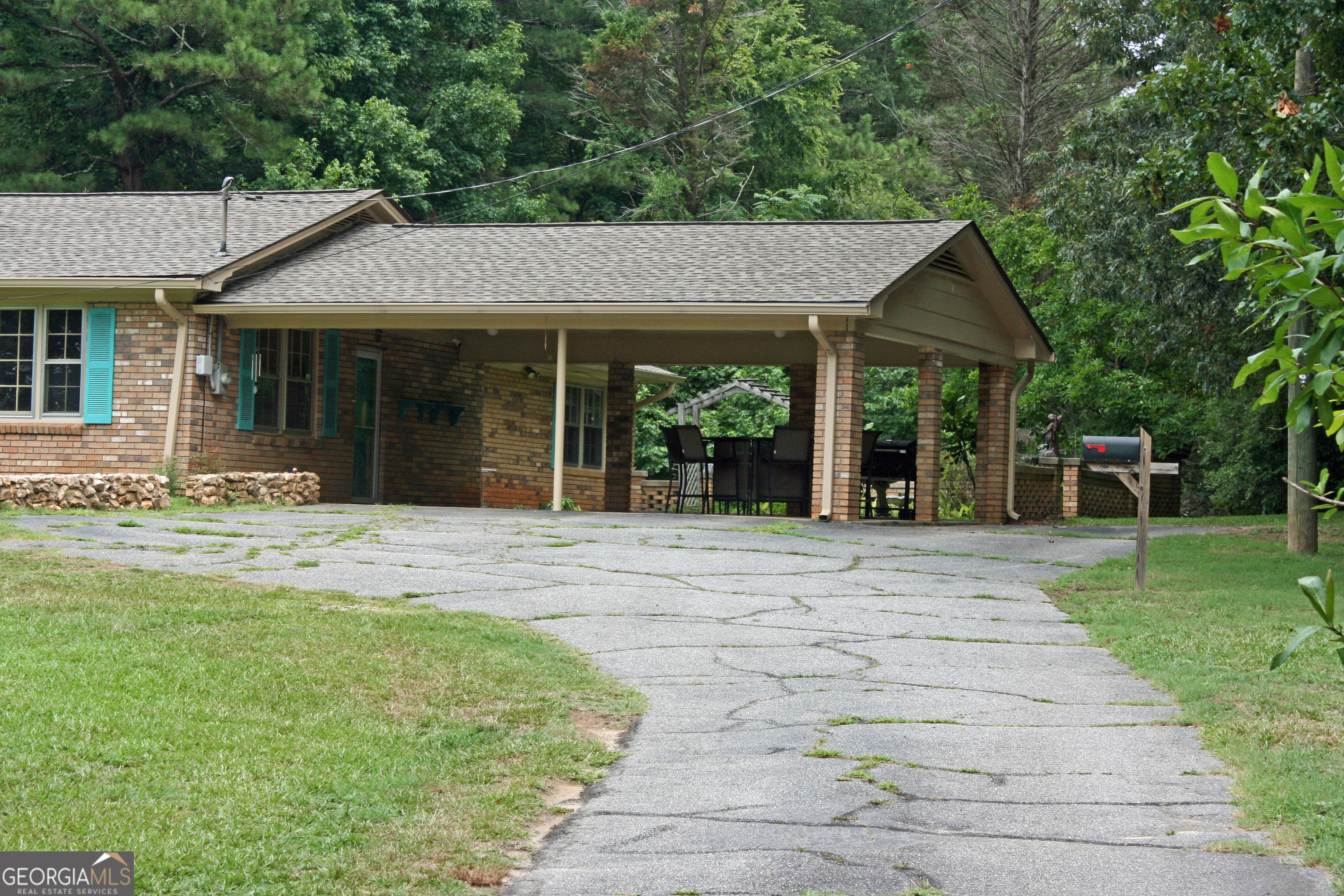 Photo 4 of 42 of 173 Comer RD house