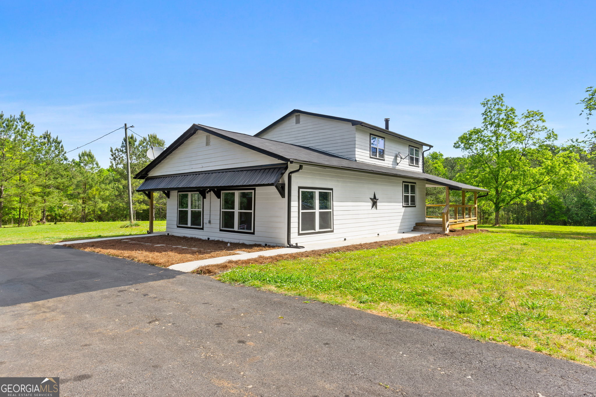 Photo 1 of 44 of 2955 Peeksville RD house