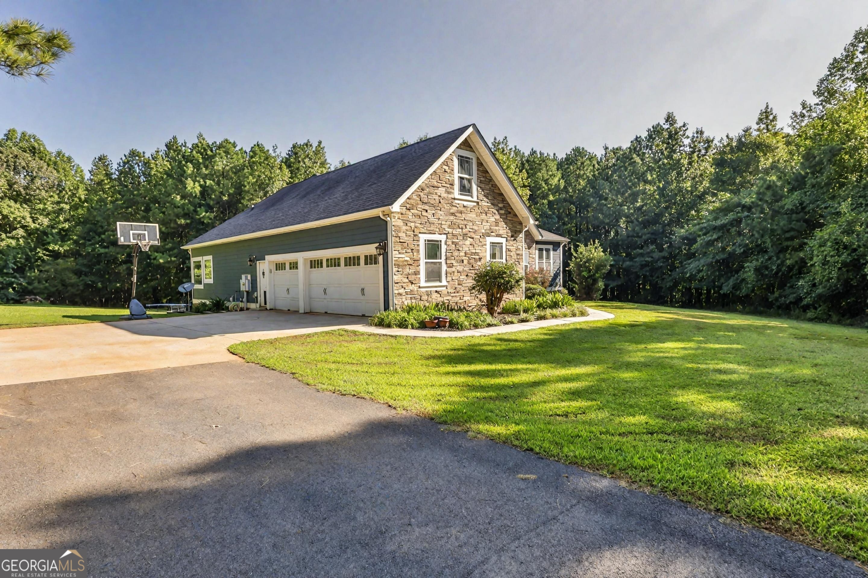 Photo 9 of 50 of 3215 Peeksville RD house