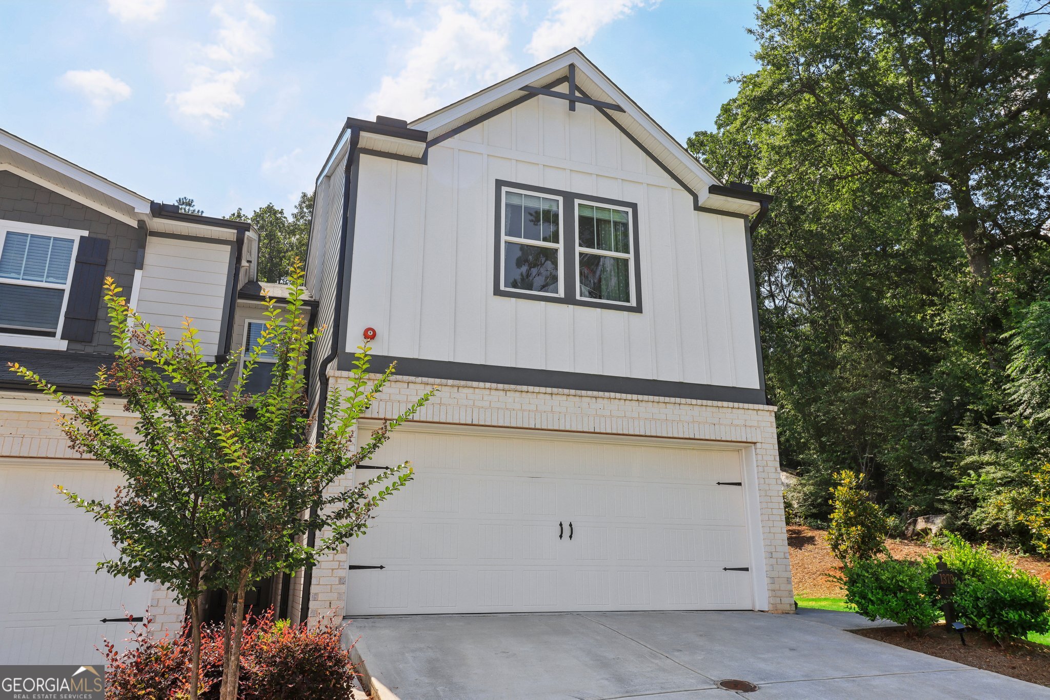 Photo 4 of 46 of 1379 Vayda Court townhome