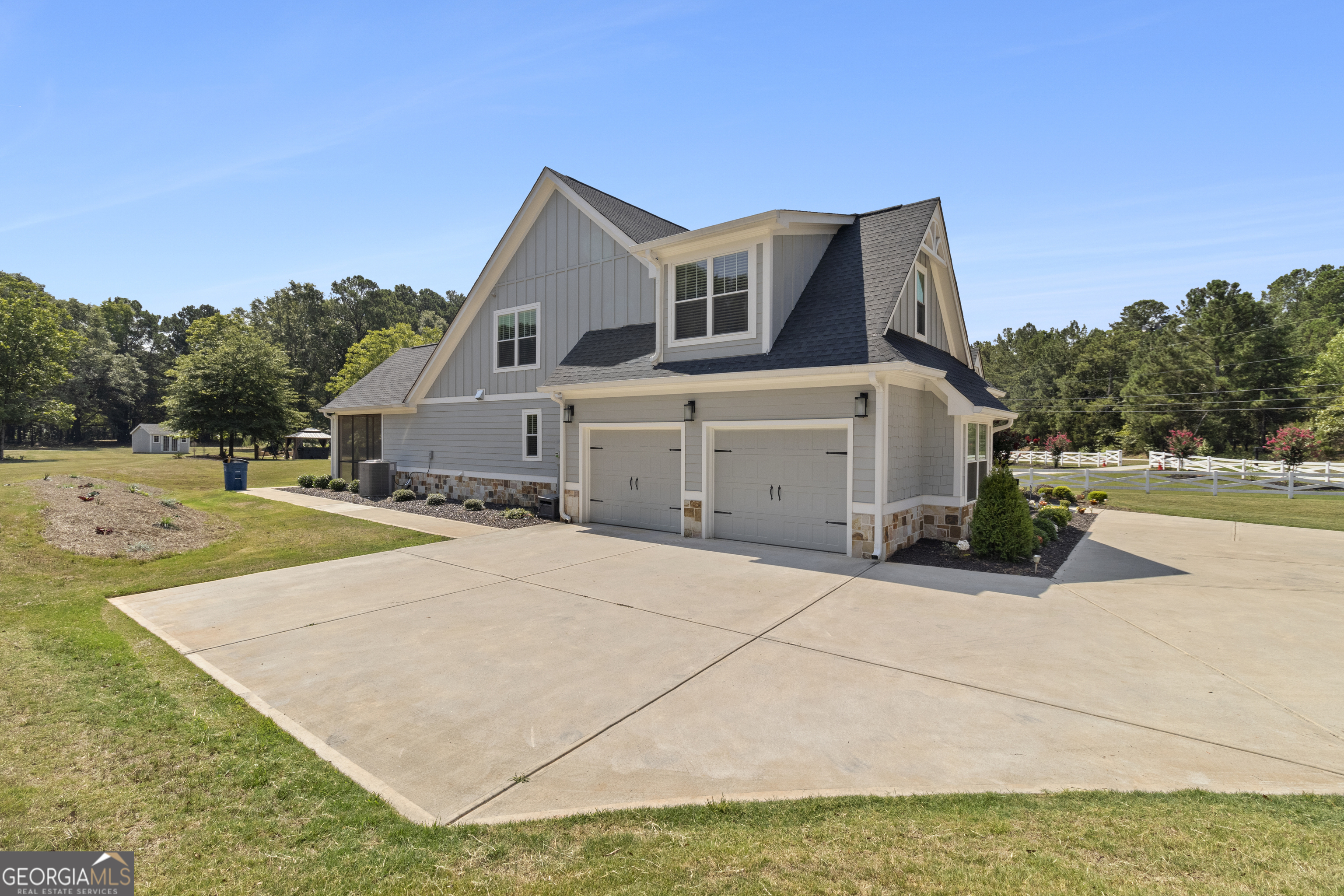 Photo 5 of 30 of 315 SOUTH MOUNT CARMEL ROAD S Mount Carmel Road house