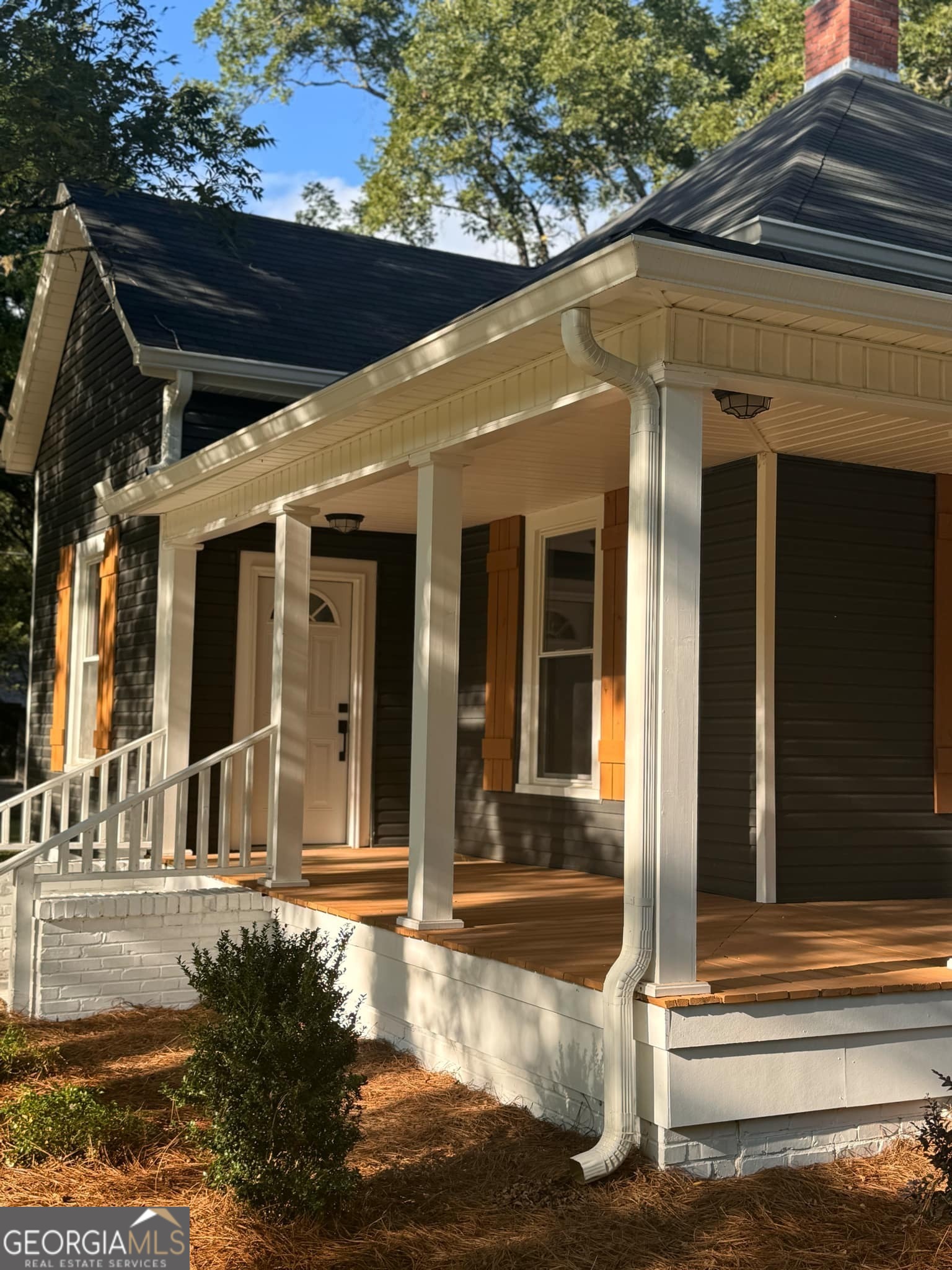 Photo 4 of 20 of 3939 Collier AVE house