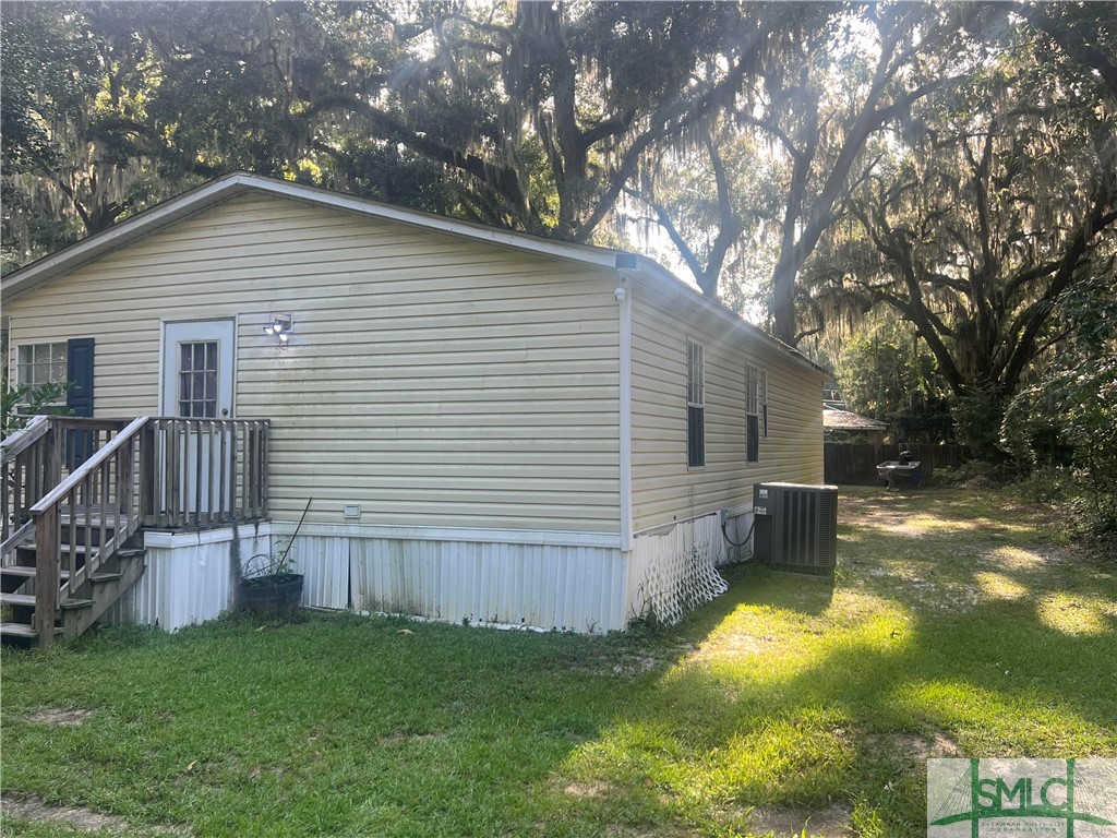 Photo 3 of 4 of 681 Sunshine Lake Road mobile home