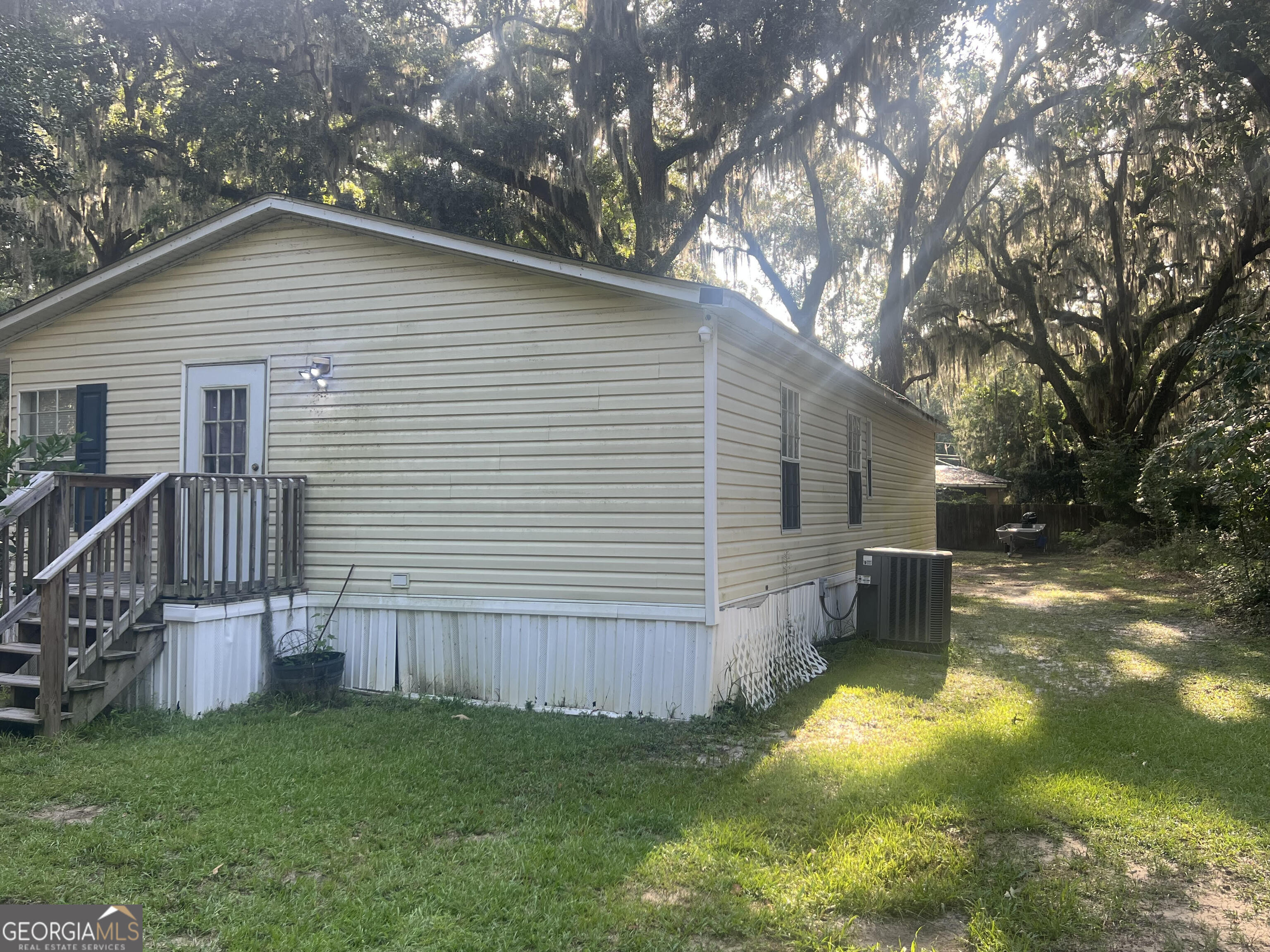 Photo 13 of 13 of 681 Sunshine Lake RD mobile home