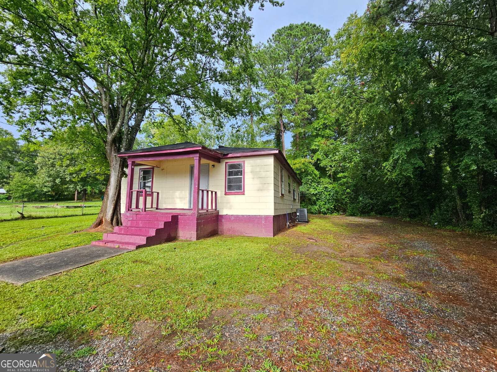 Photo 2 of 27 of 1840 Vinson HWY SE house