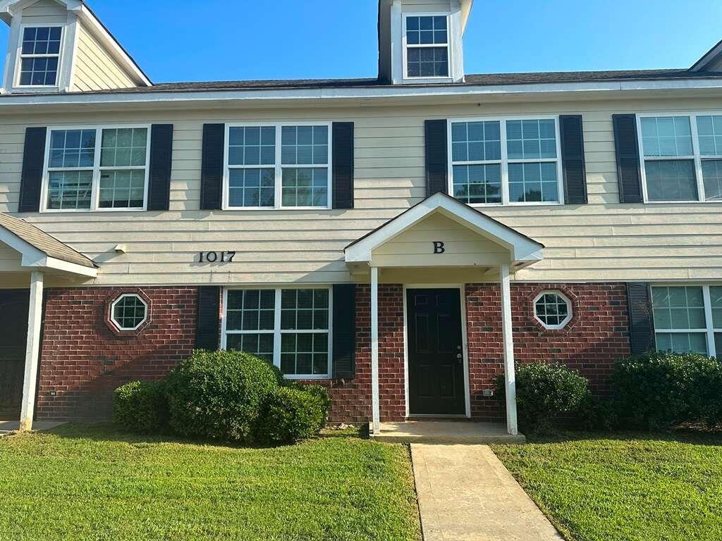 Photo 1 of 20 of 1017 Wheel House Lane Unit B townhome