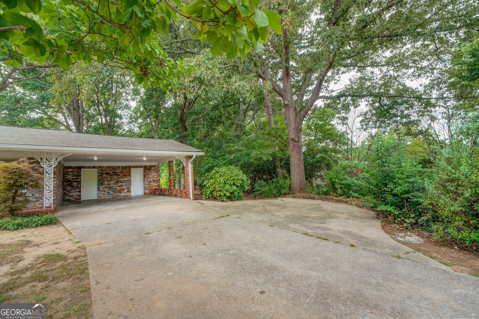 Photo 27 of 34 of 1891 Lake Harbin RD house