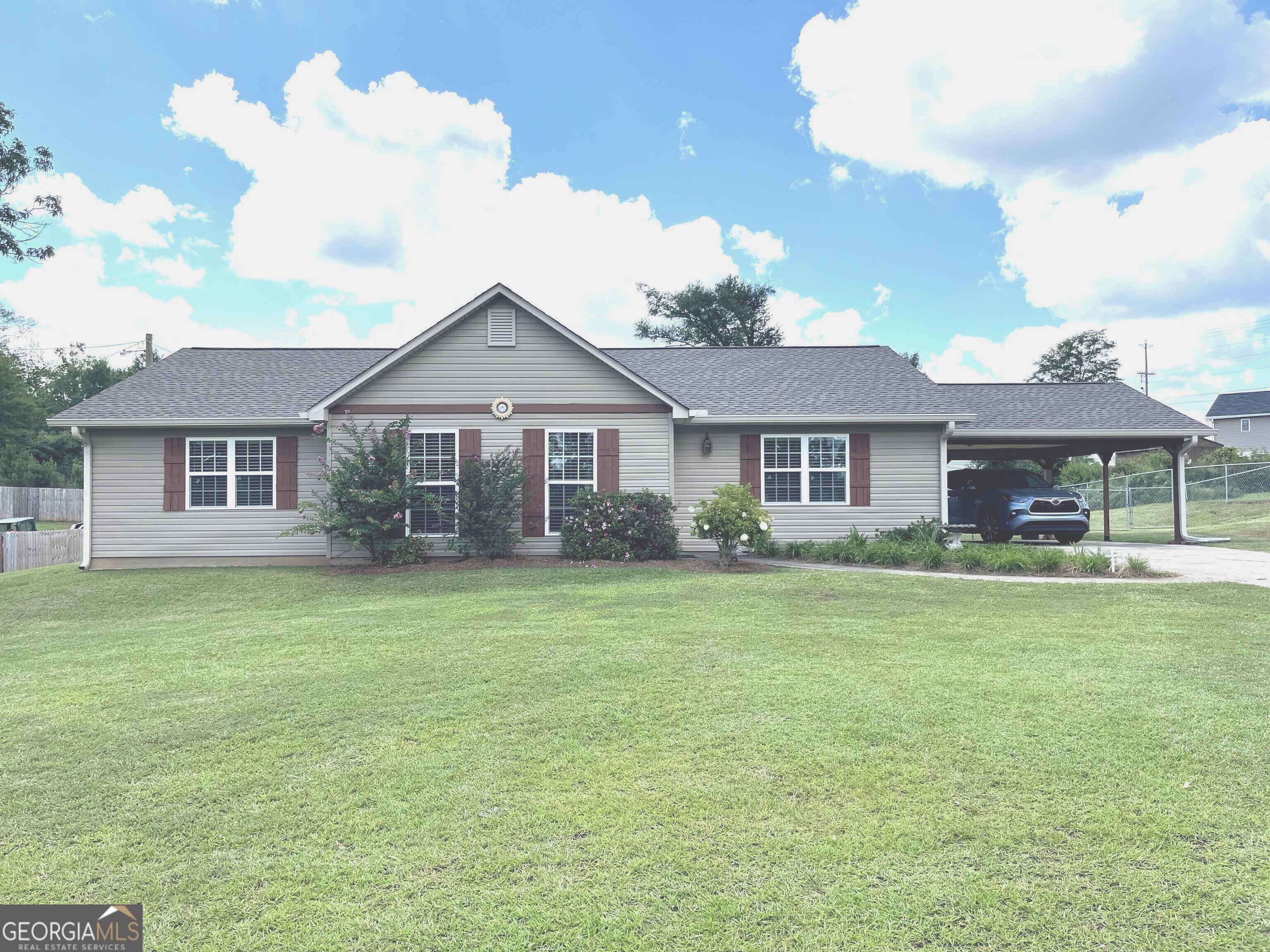 Photo 1 of 27 of 7 Meadowsweet LN house