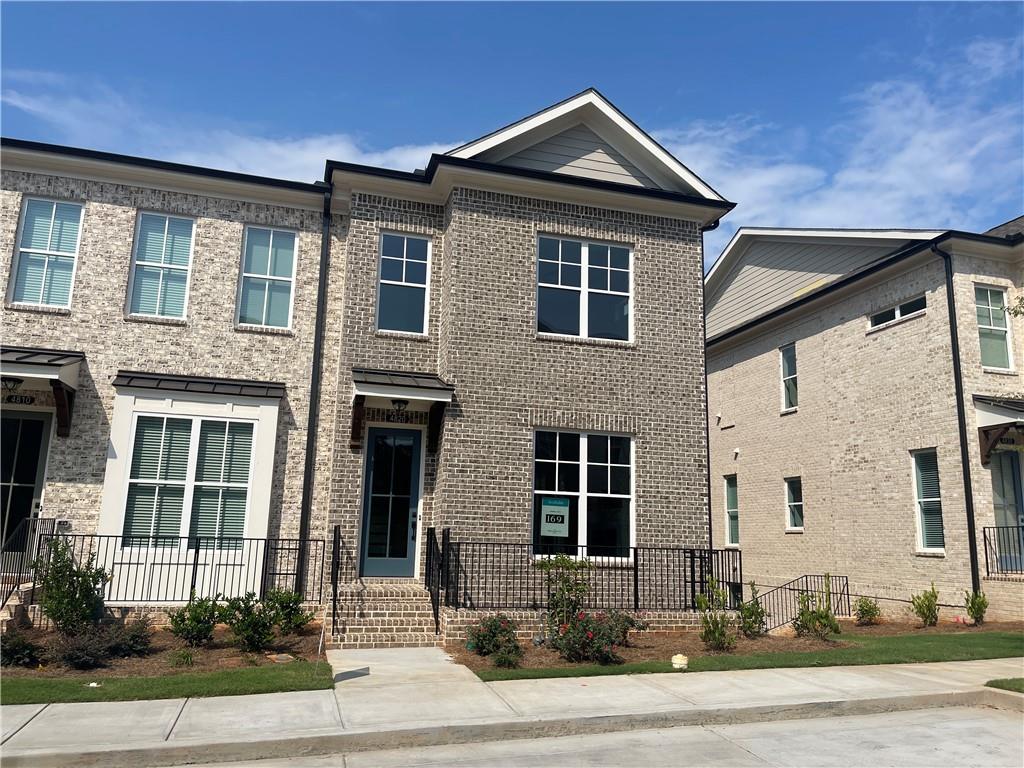 Photo 2 of 32 of 3904 Benchwood Court 203 townhome