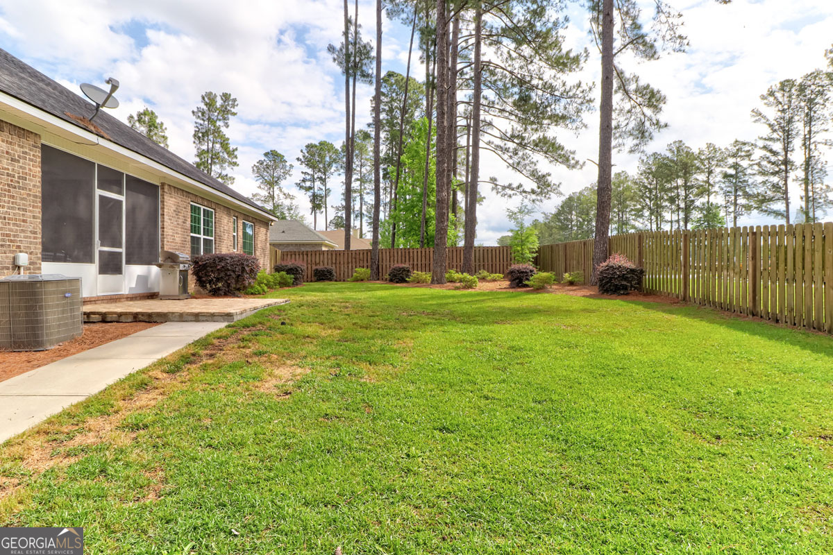 Photo 11 of 41 of 170 Sweetwater CIR house