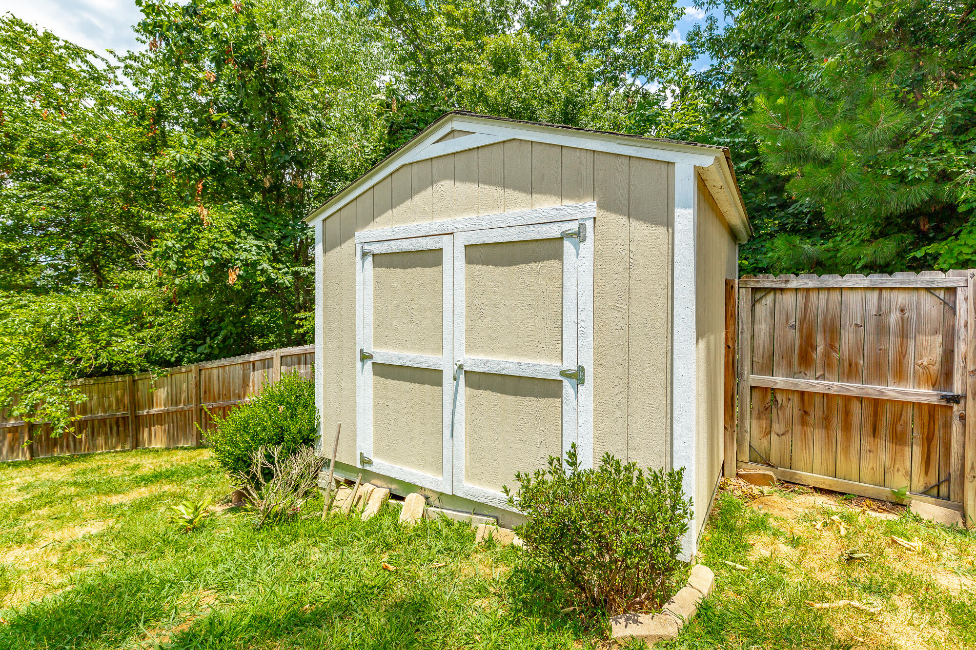 Photo 51 of 54 of 103 Jalopy Ridge Dr house