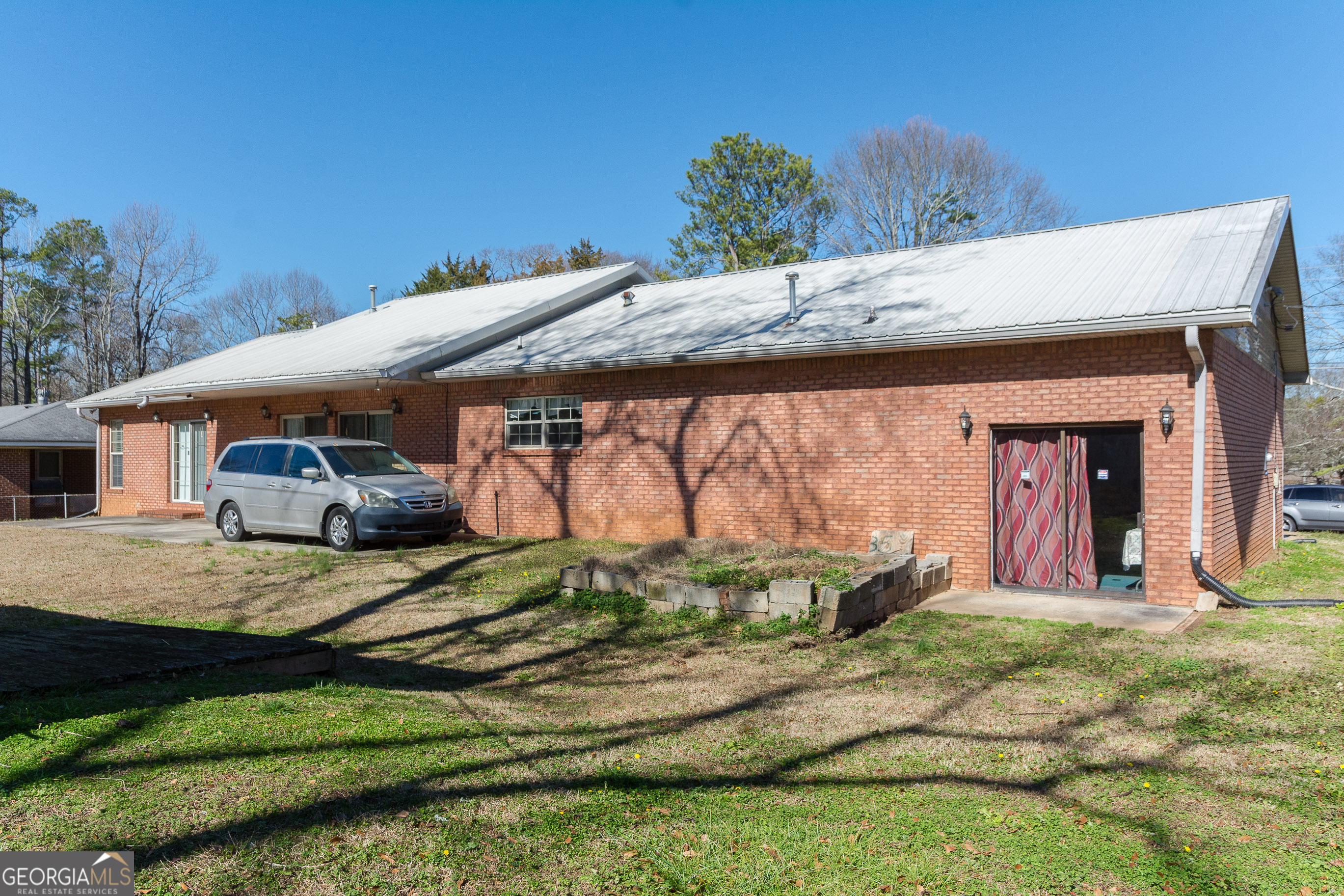 Photo 4 of 17 of 846 Poplar Springs RD house