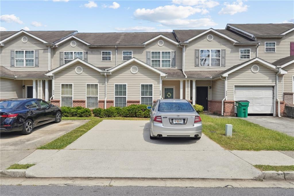 Photo 2 of 27 of 228 Shenandoah Drive townhome