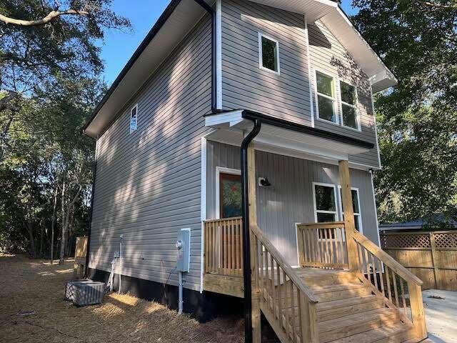 Photo 2 of 19 of 40 Crayton Street house