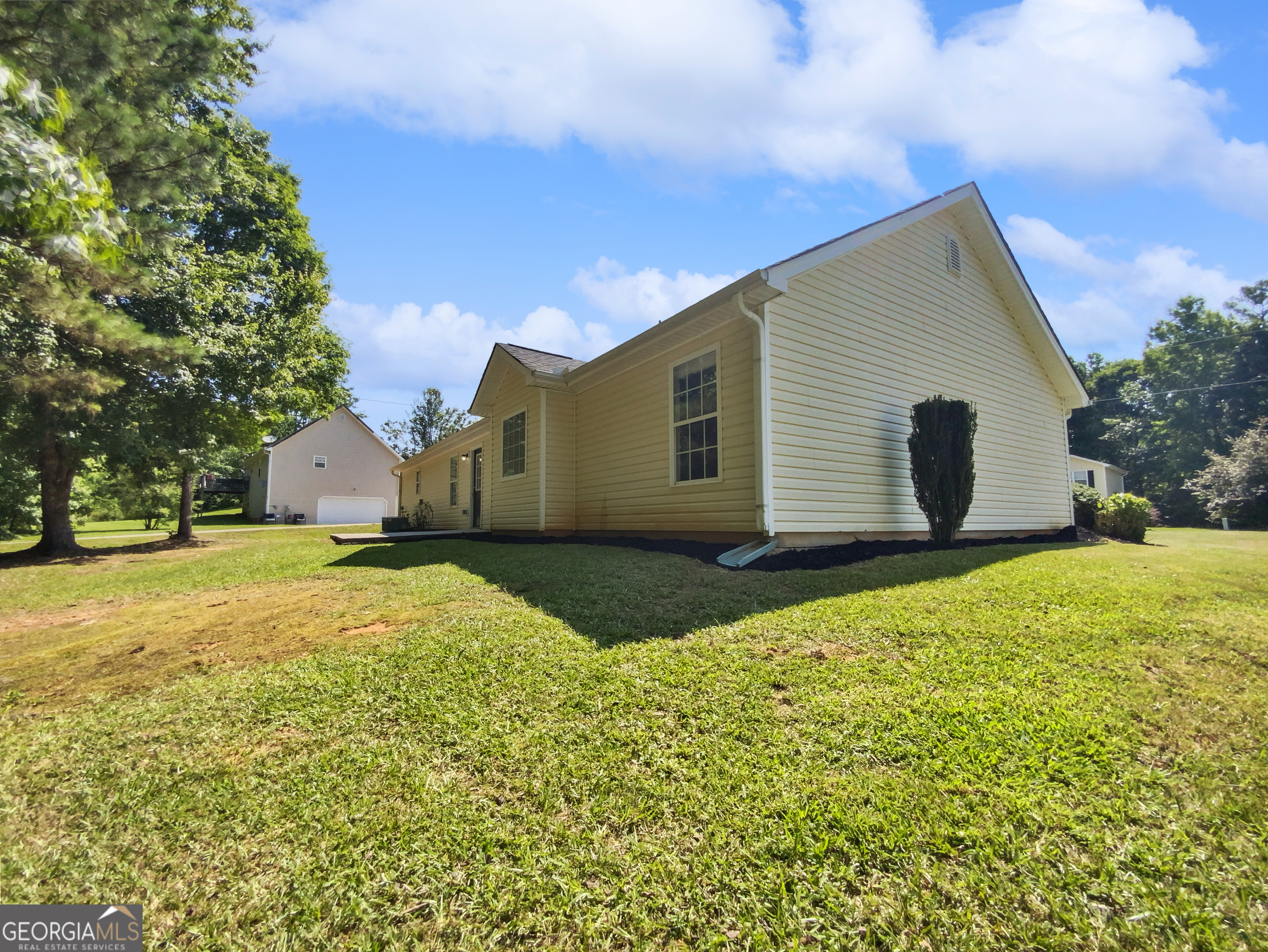 Photo 8 of 20 of 128 Fairfax DR house