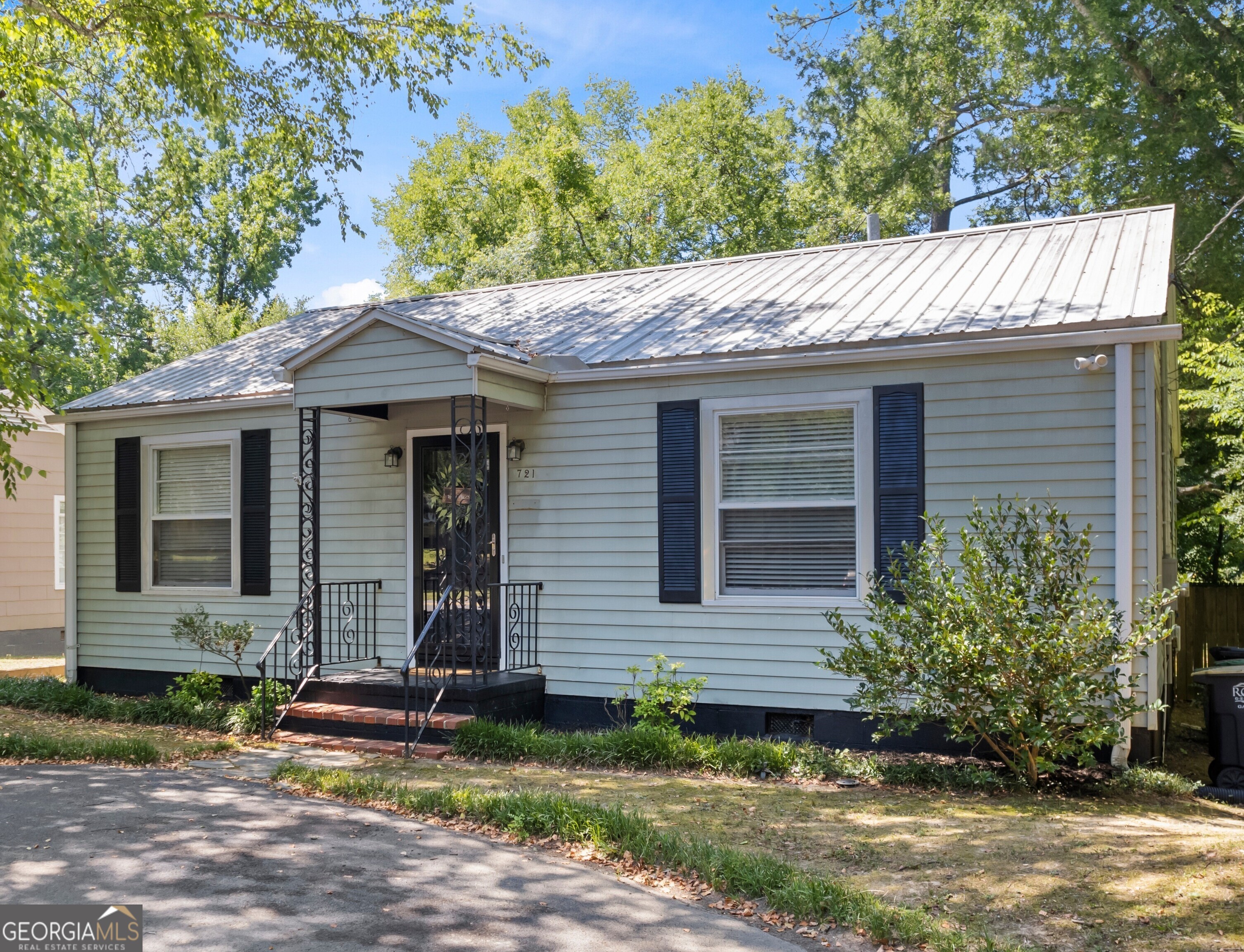 Photo 1 of 20 of 721 Charlton ST NW house